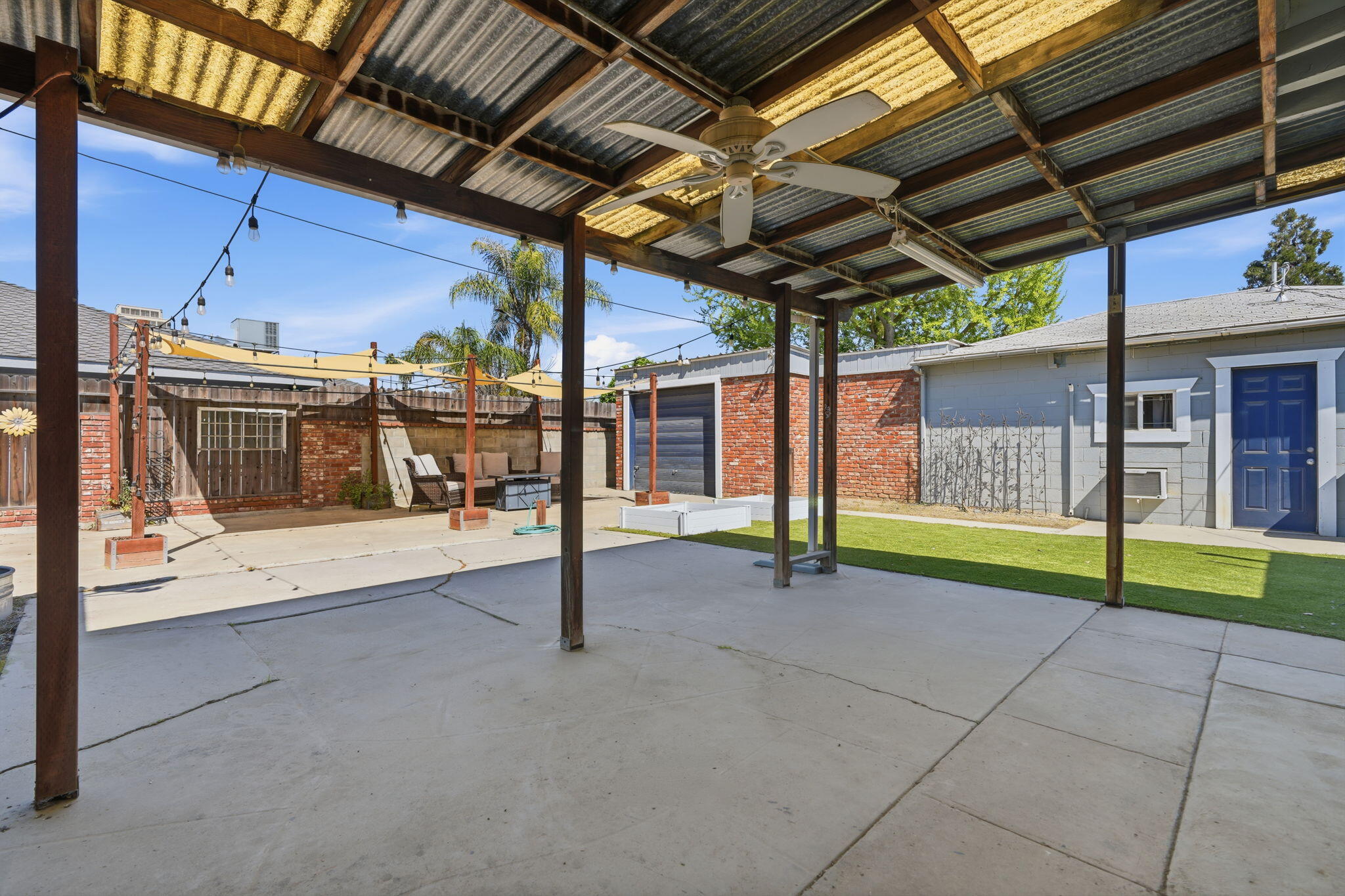 701 Nevada St, Kingsburg, CA 93631