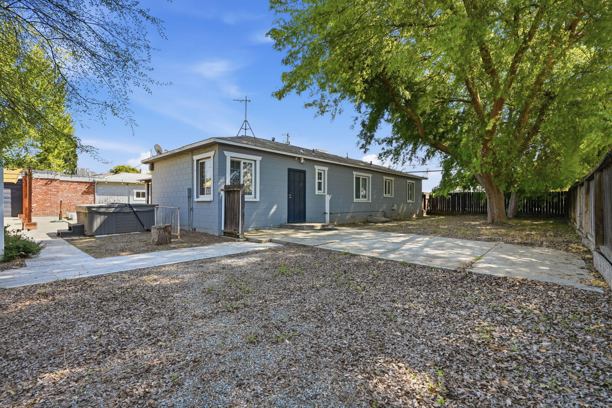 701 Nevada St, Kingsburg, CA 93631