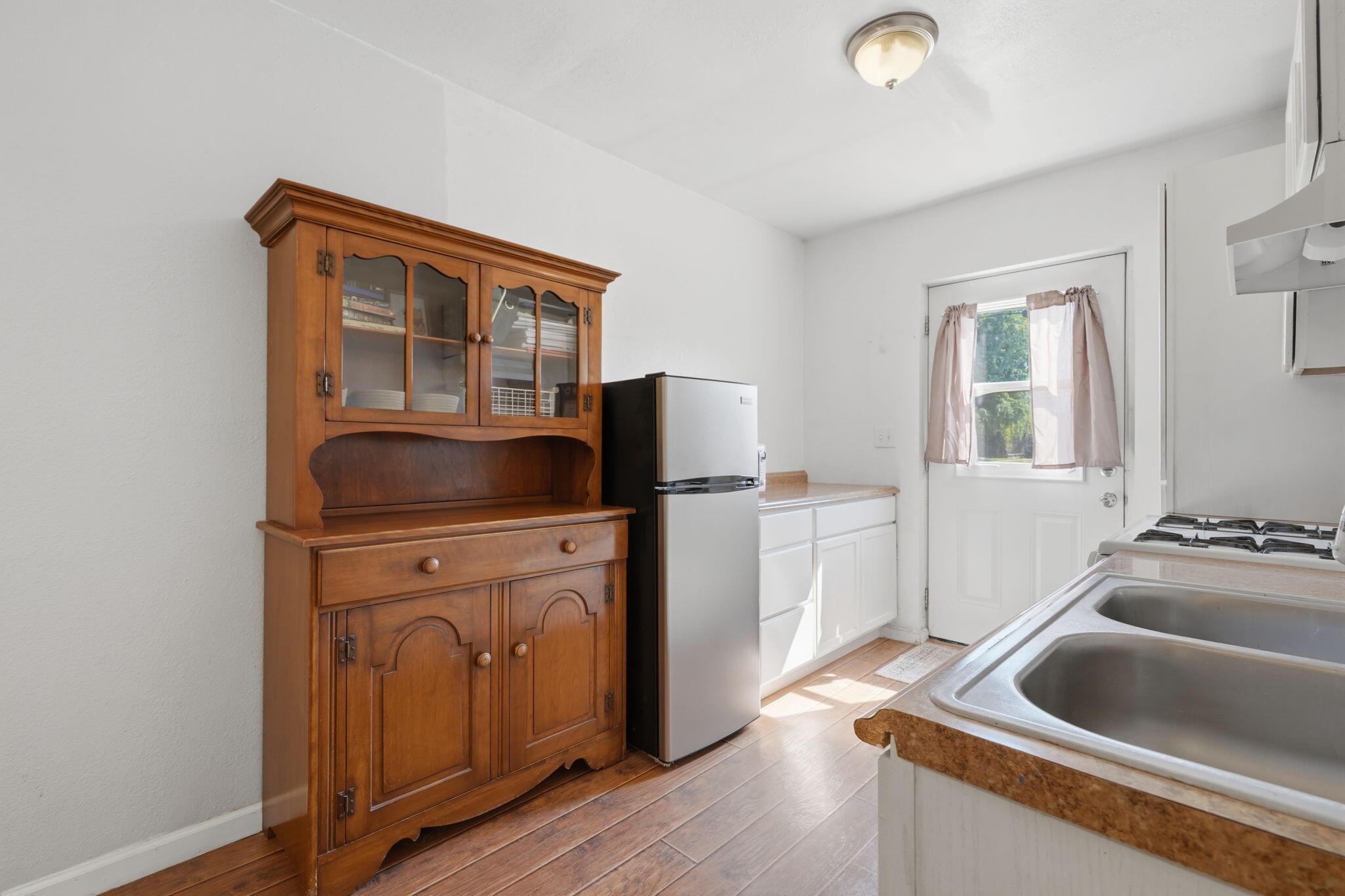 701 Nevada St, Kingsburg, CA 93631