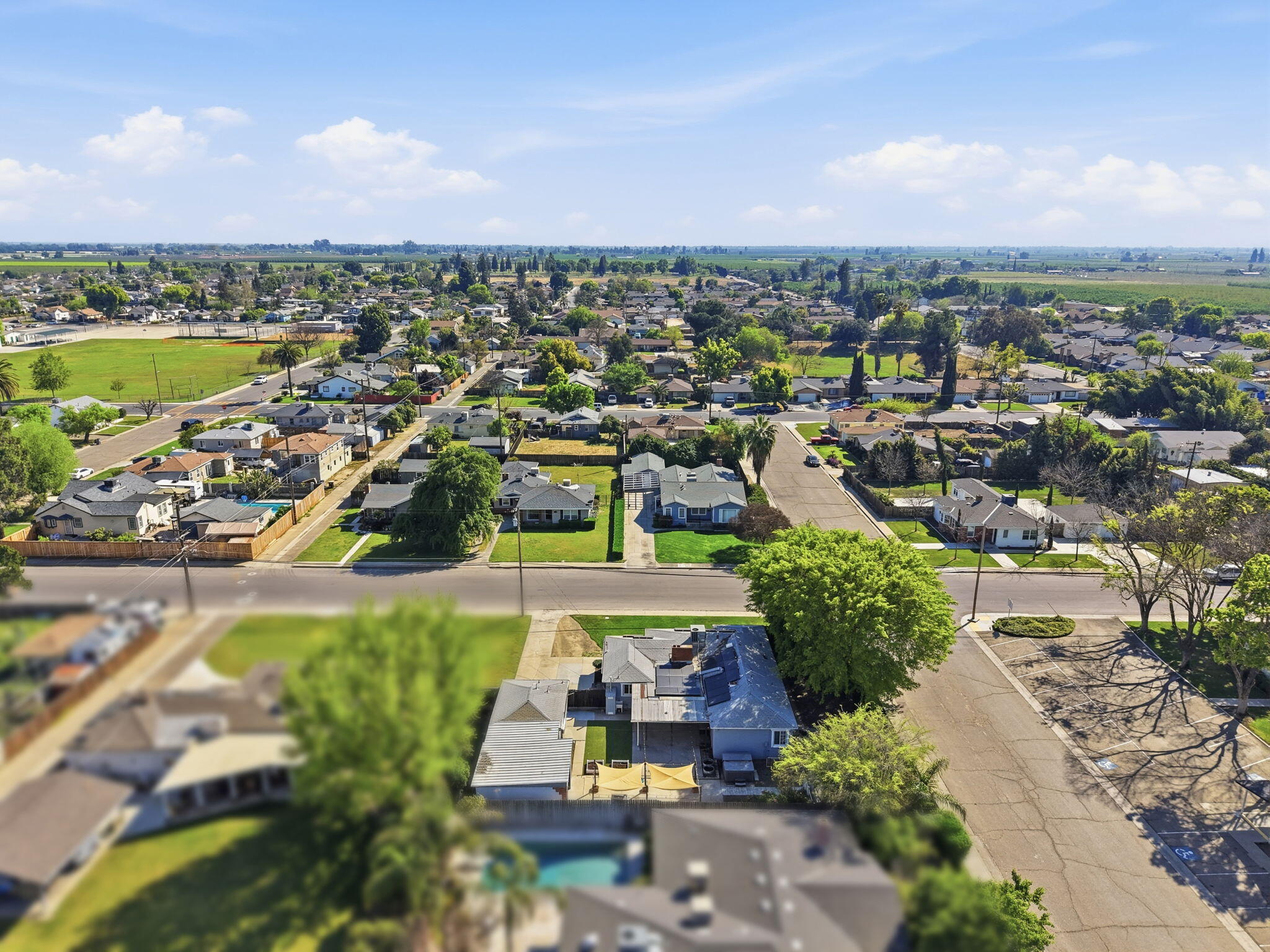 701 Nevada St, Kingsburg, CA 93631