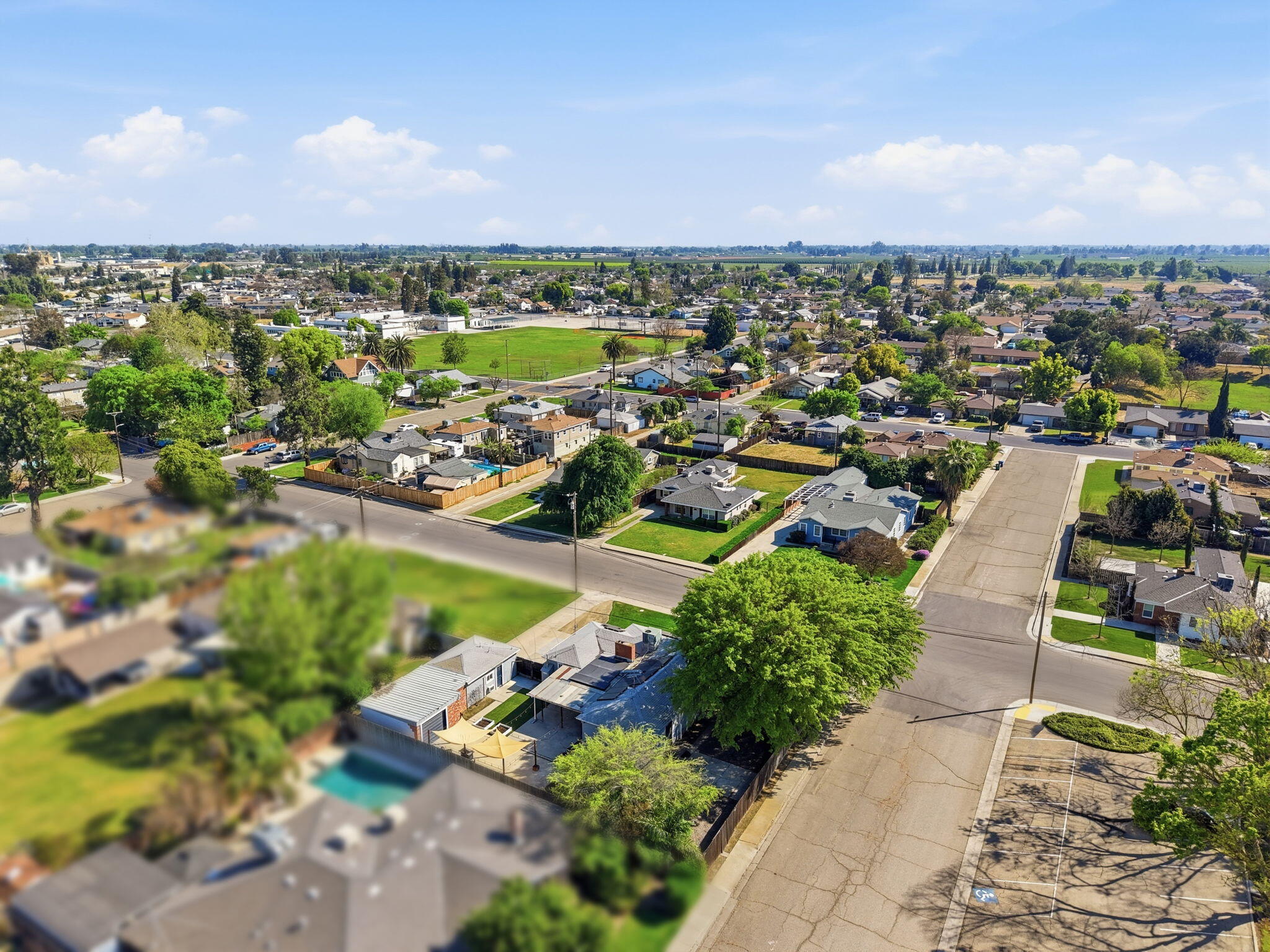 701 Nevada St, Kingsburg, CA 93631