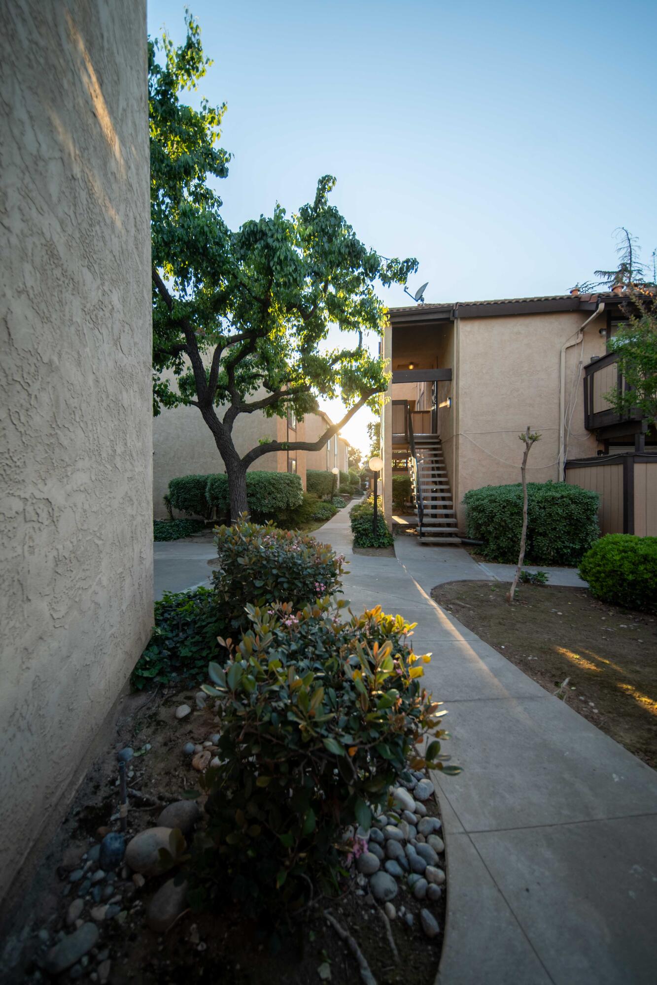 1550 W Ashlan Ave #113, Fresno, CA 93705