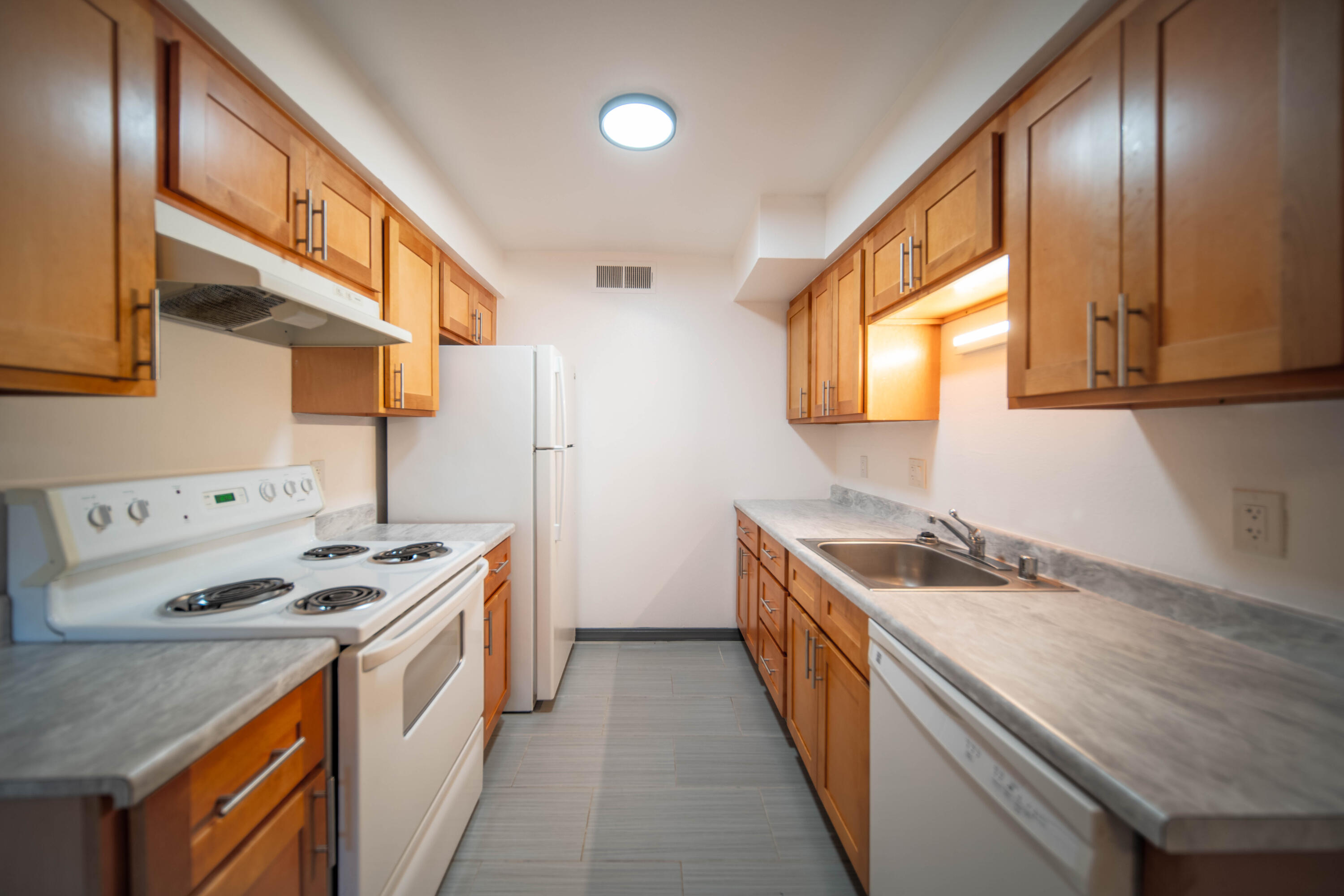 1550 W Ashlan Ave #113, Fresno, CA 93705