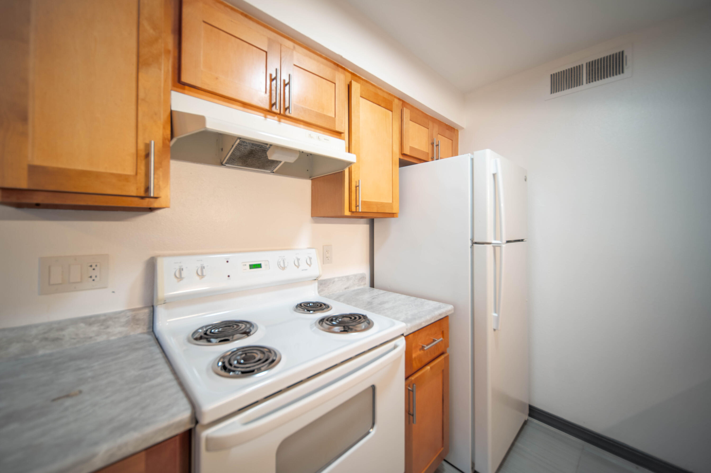 1550 W Ashlan Ave #113, Fresno, CA 93705