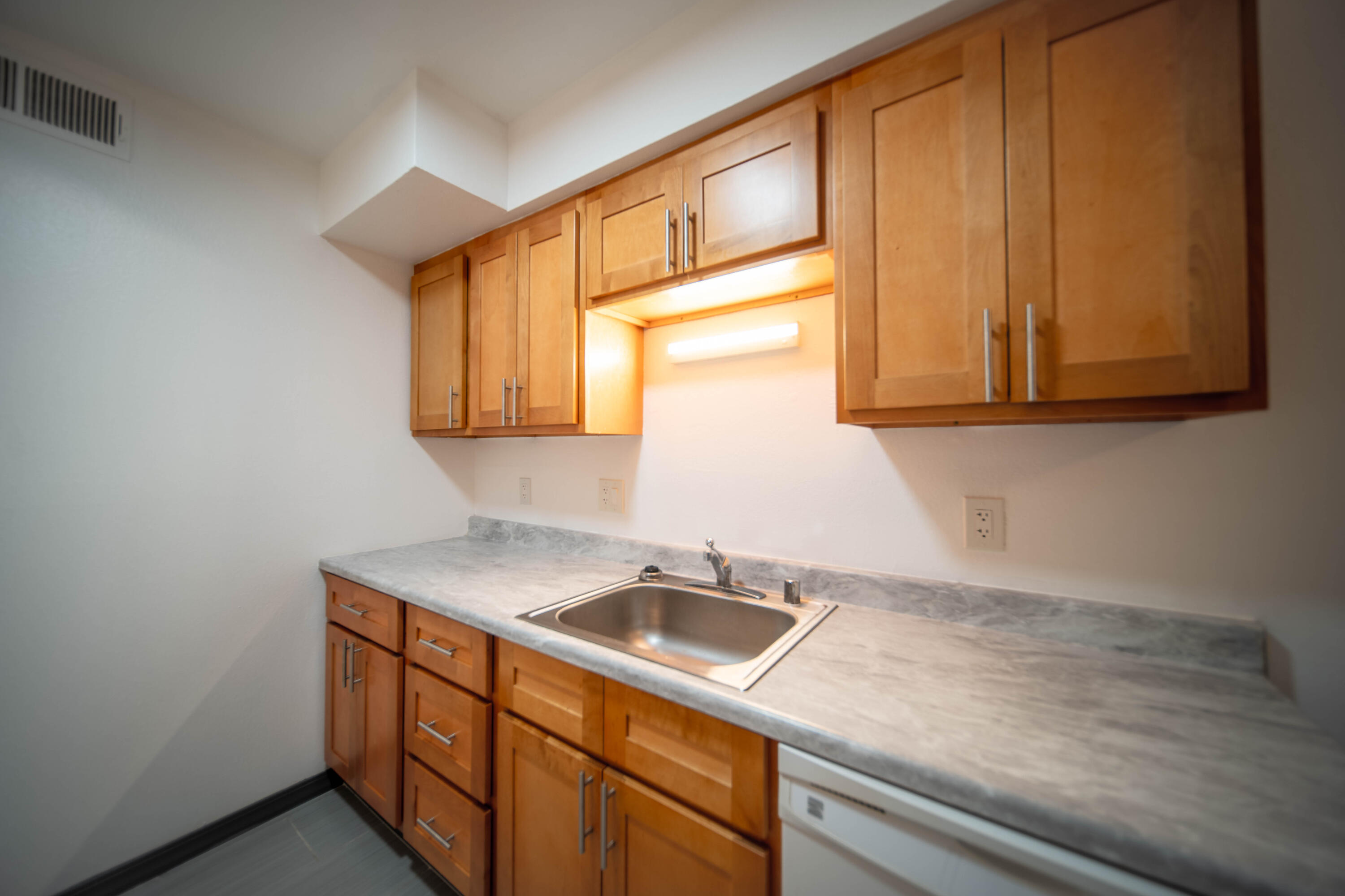 1550 W Ashlan Ave #113, Fresno, CA 93705