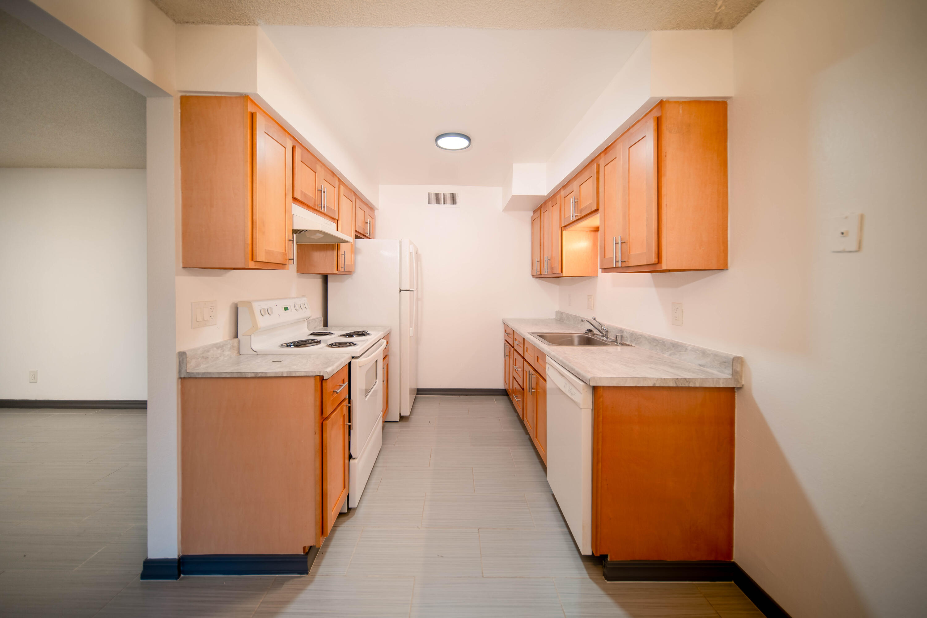 1550 W Ashlan Ave #113, Fresno, CA 93705