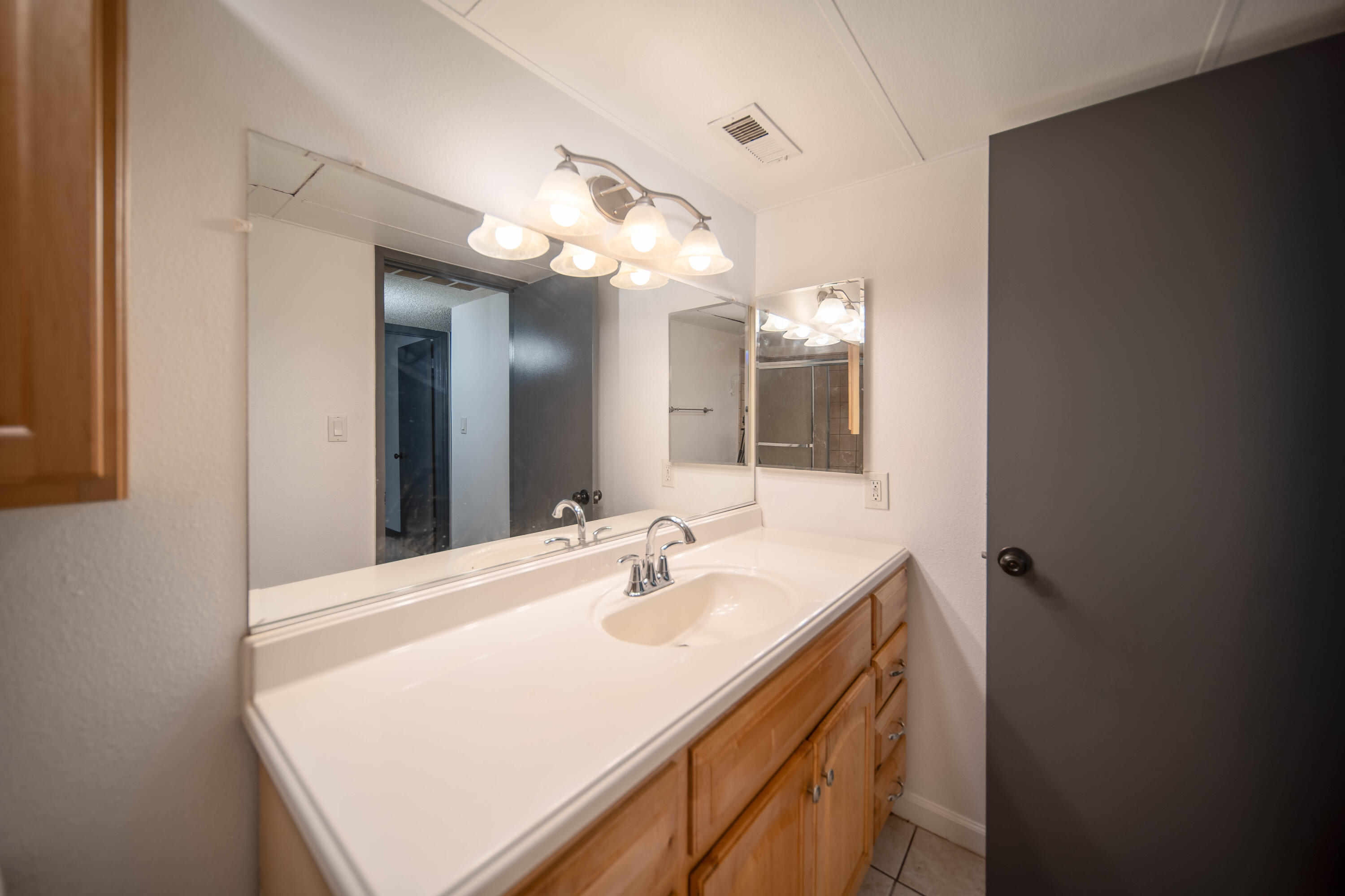 1550 W Ashlan Ave #113, Fresno, CA 93705