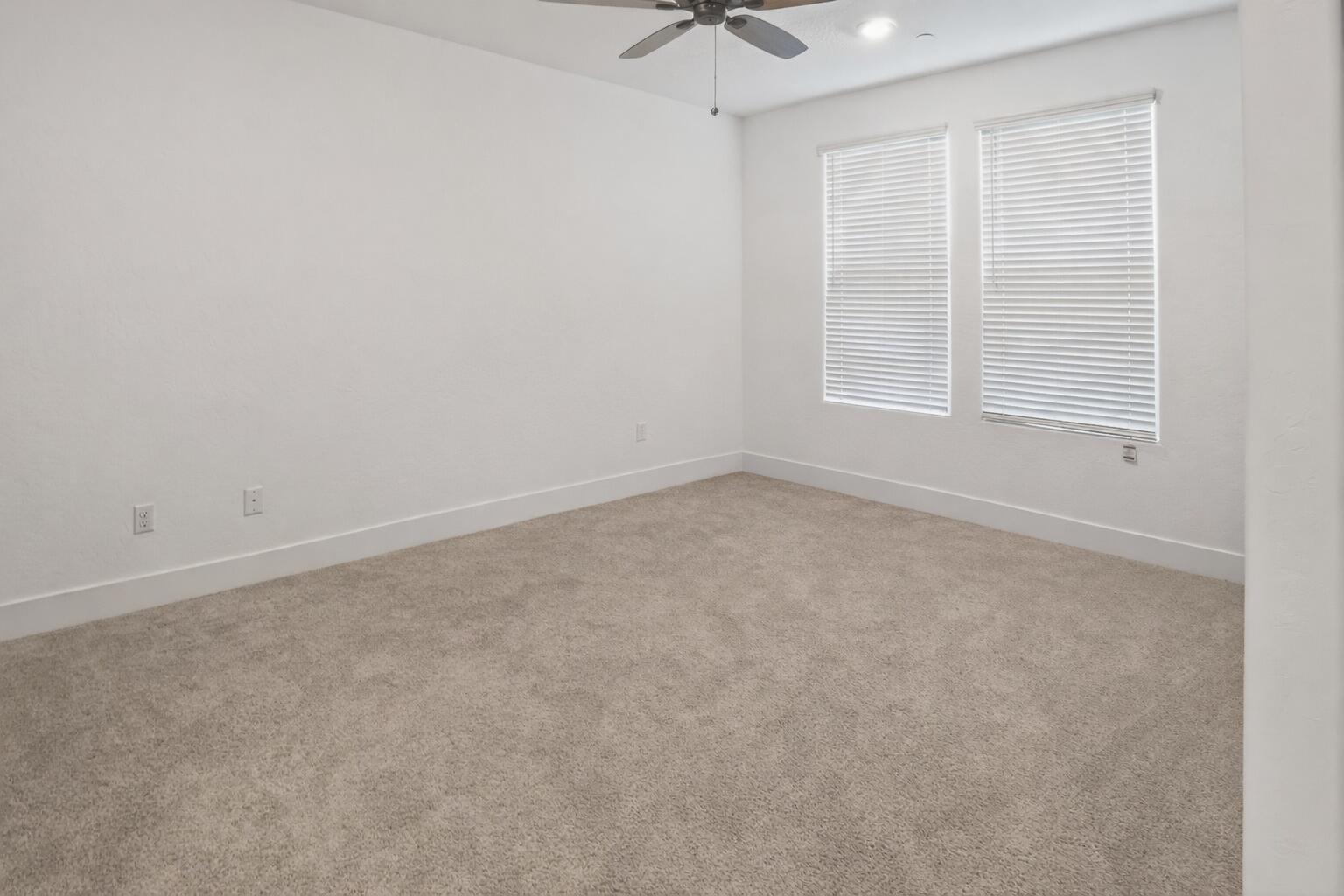 10970 N Honeysuckle Dr, Fresno, CA 93730