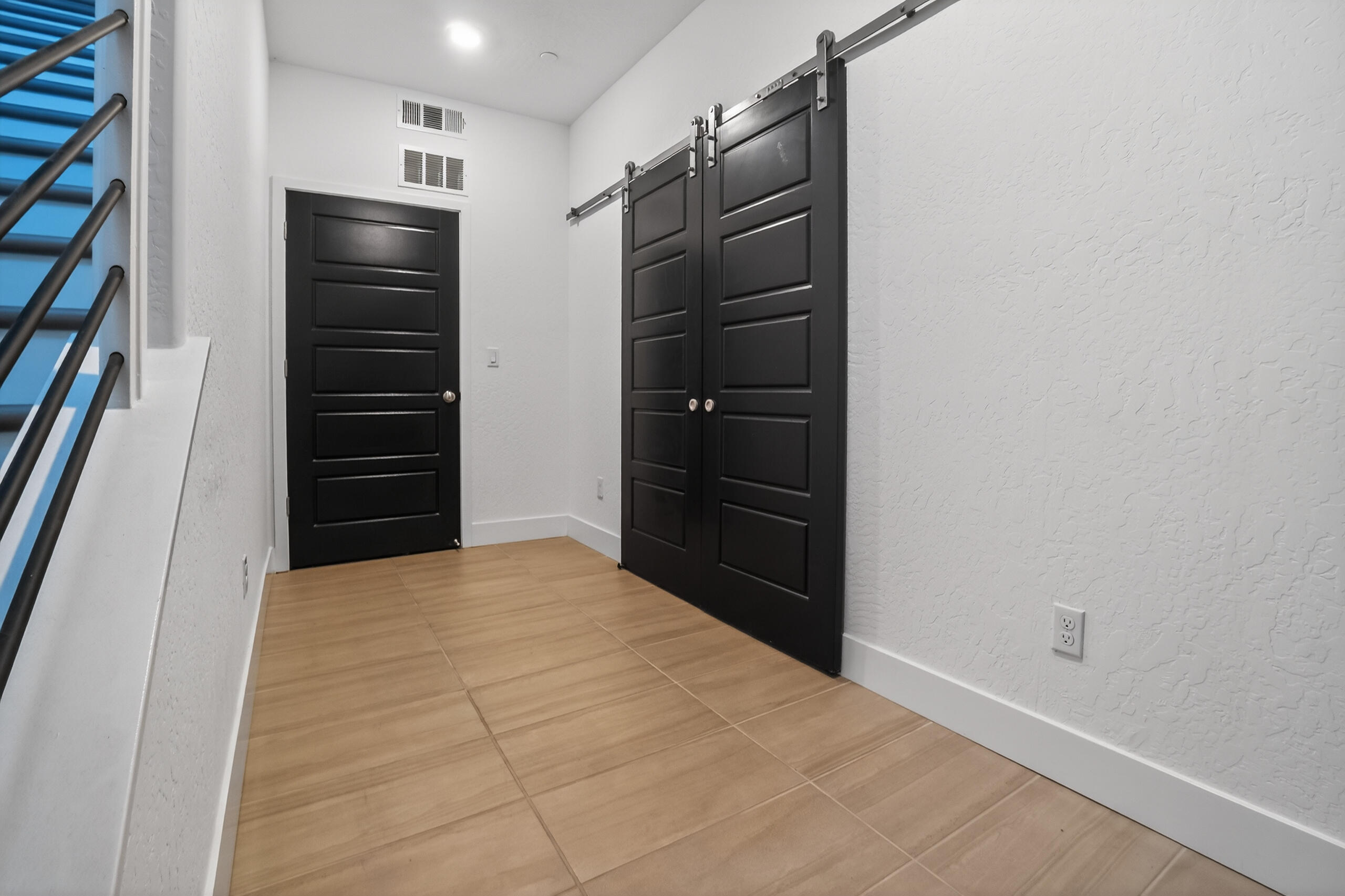 10970 N Honeysuckle Dr, Fresno, CA 93730