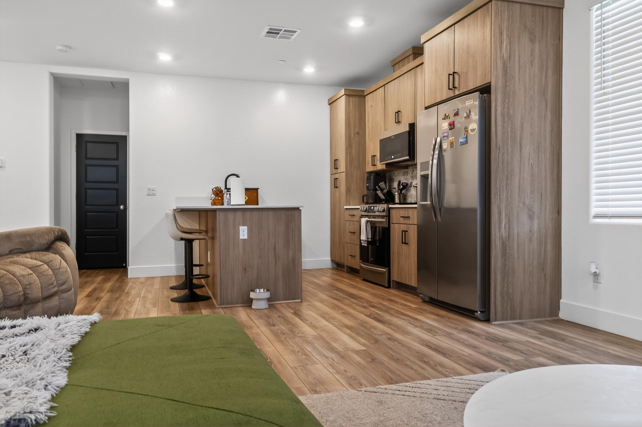 10970 N Honeysuckle Dr, Fresno, CA 93730