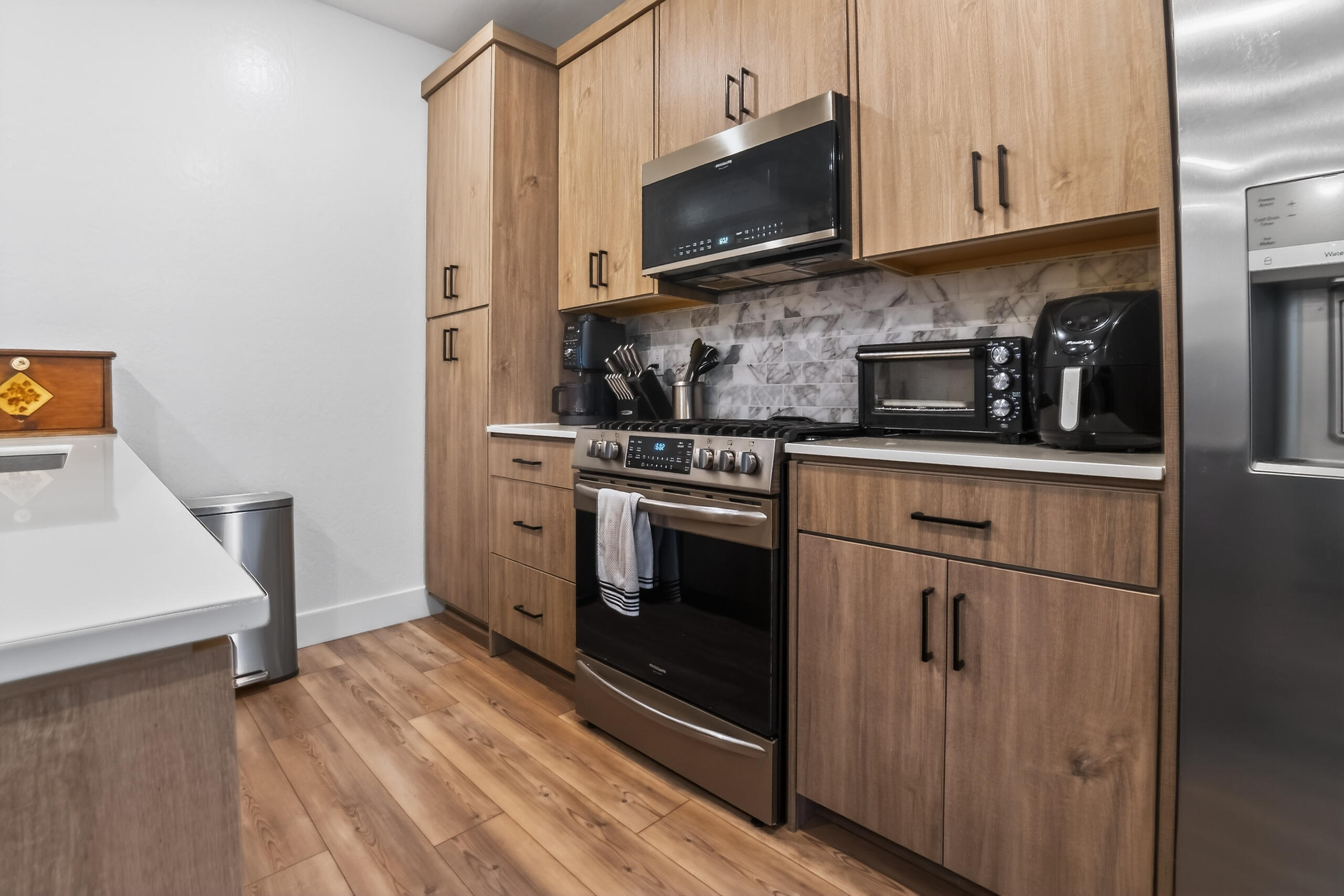 10970 N Honeysuckle Dr, Fresno, CA 93730