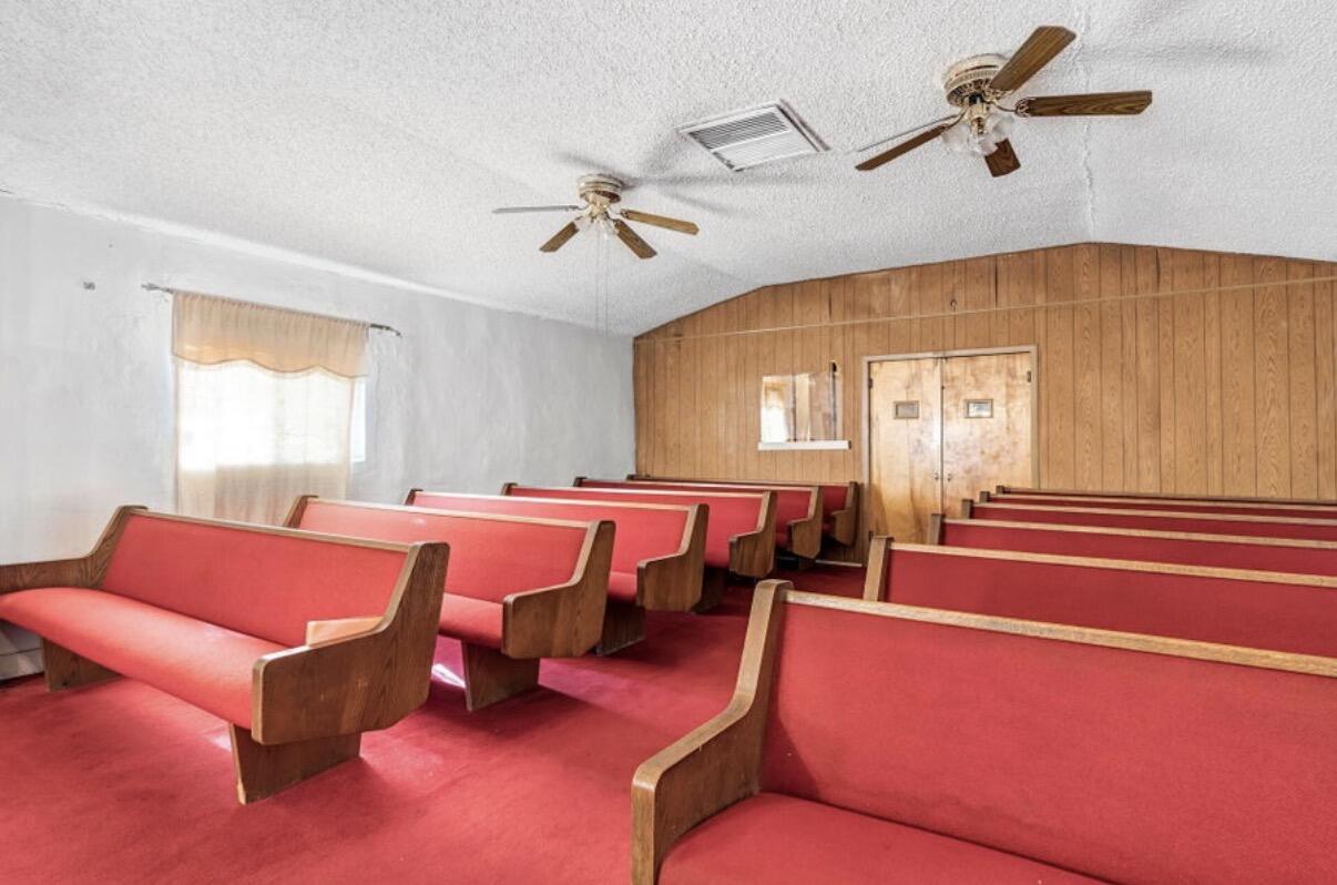 260 N Los Angeles St, Tulare, CA 93274