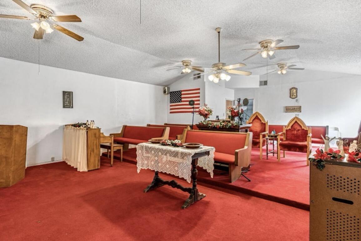 260 N Los Angeles St, Tulare, CA 93274