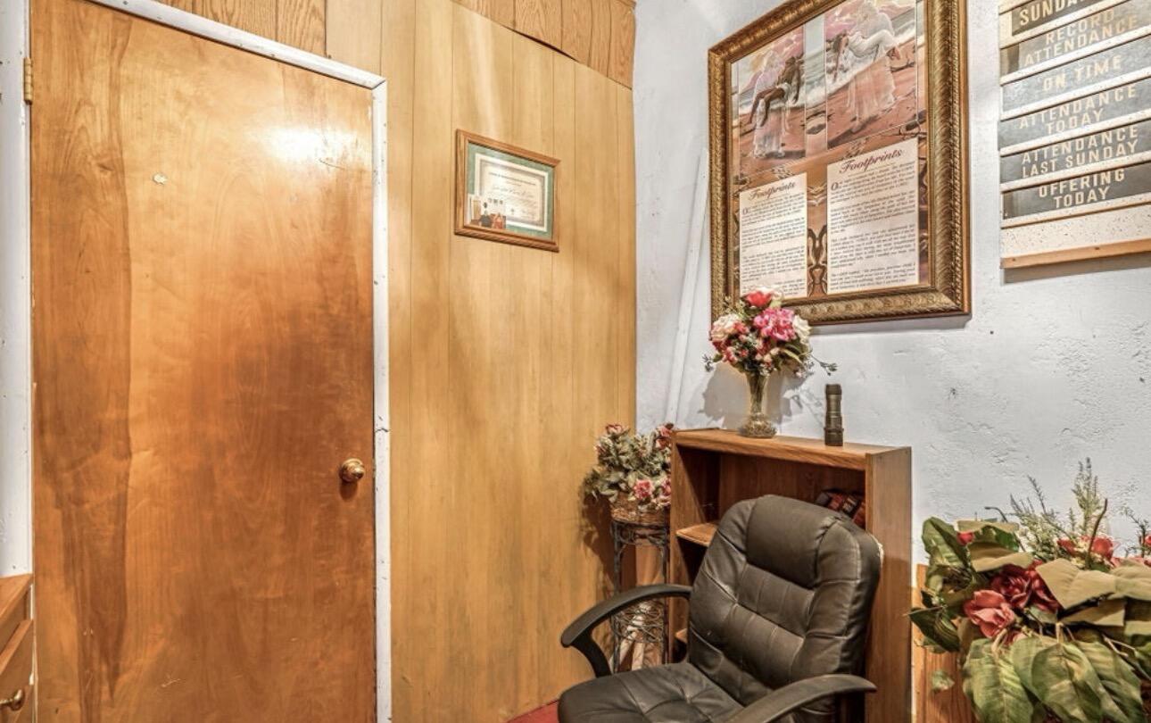 260 N Los Angeles St, Tulare, CA 93274