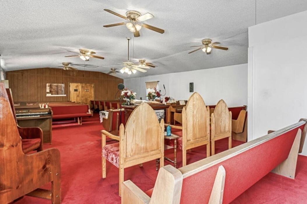 260 N Los Angeles St, Tulare, CA 93274