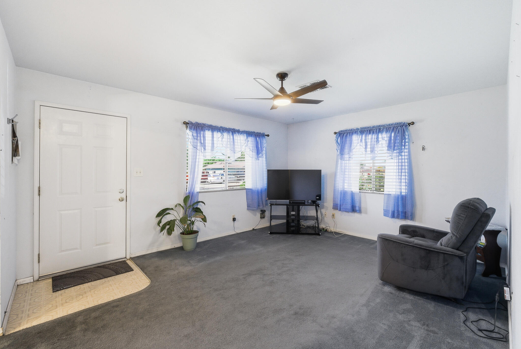 456 N Smith Ave, Dinuba, CA 93618