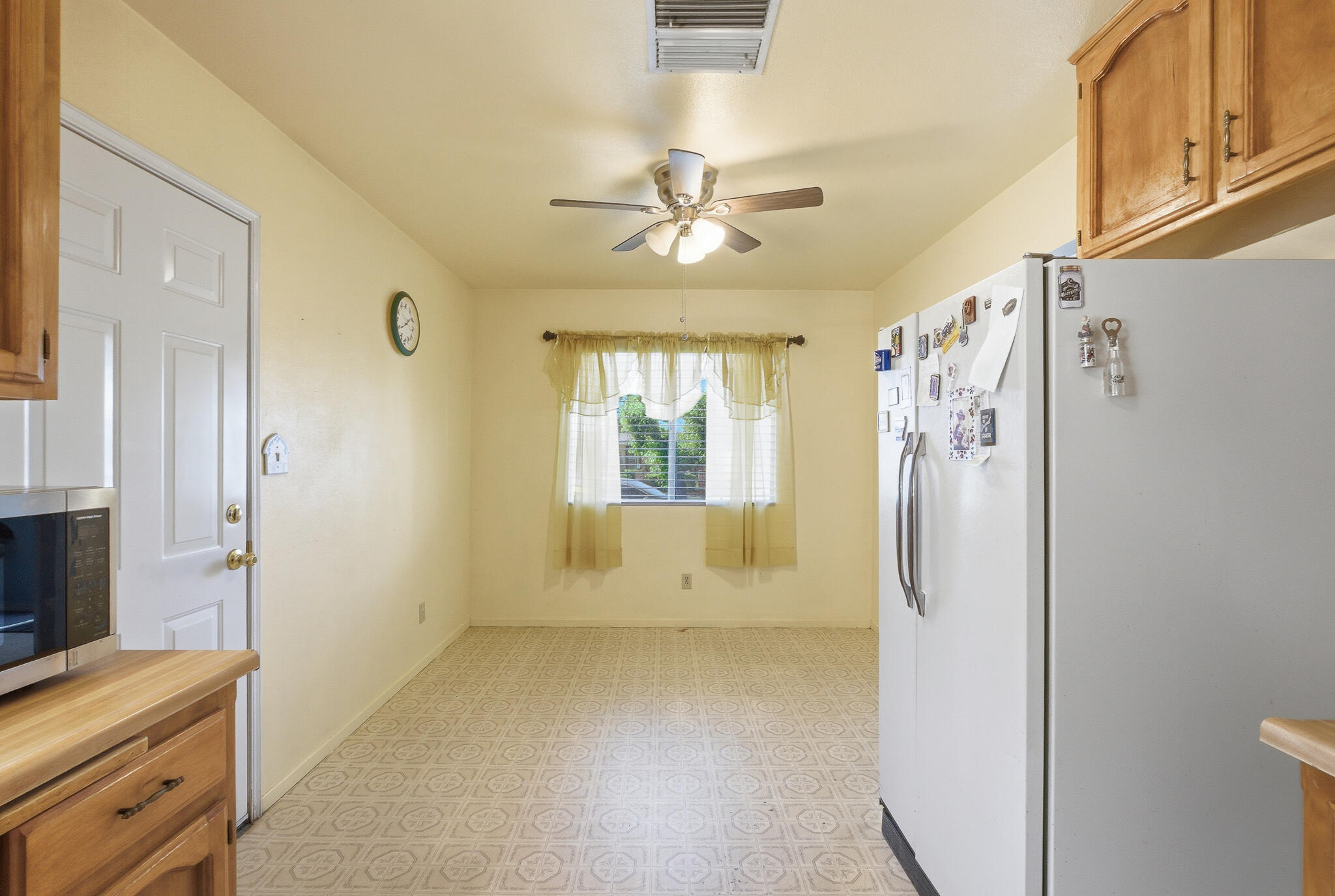 456 N Smith Ave, Dinuba, CA 93618