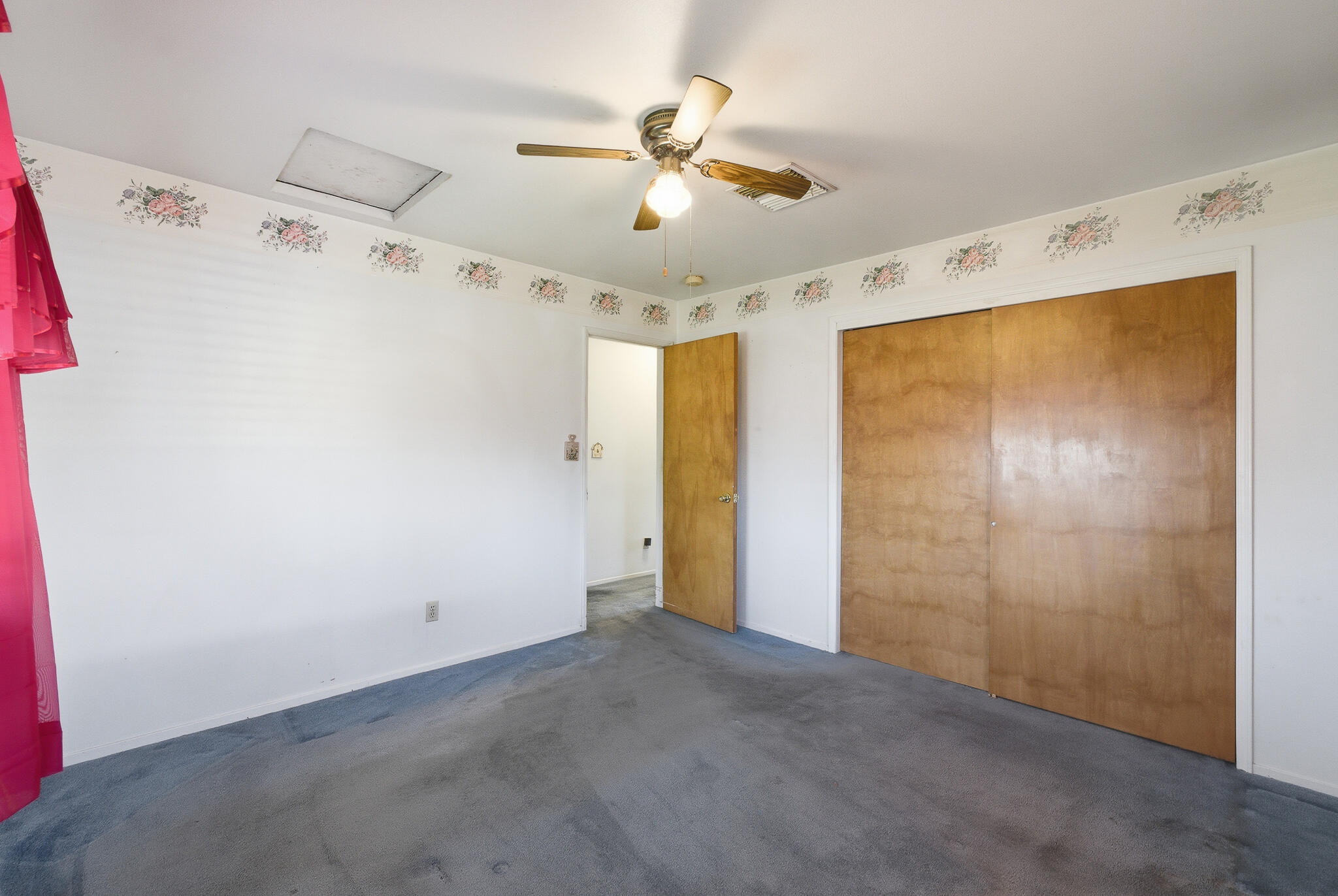 456 N Smith Ave, Dinuba, CA 93618