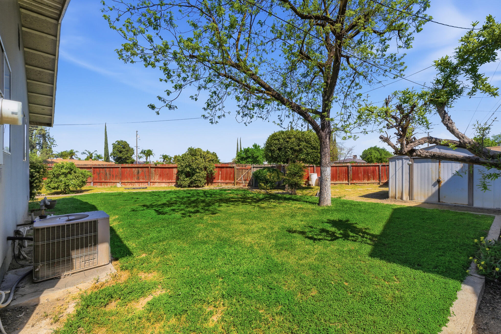 456 N Smith Ave, Dinuba, CA 93618