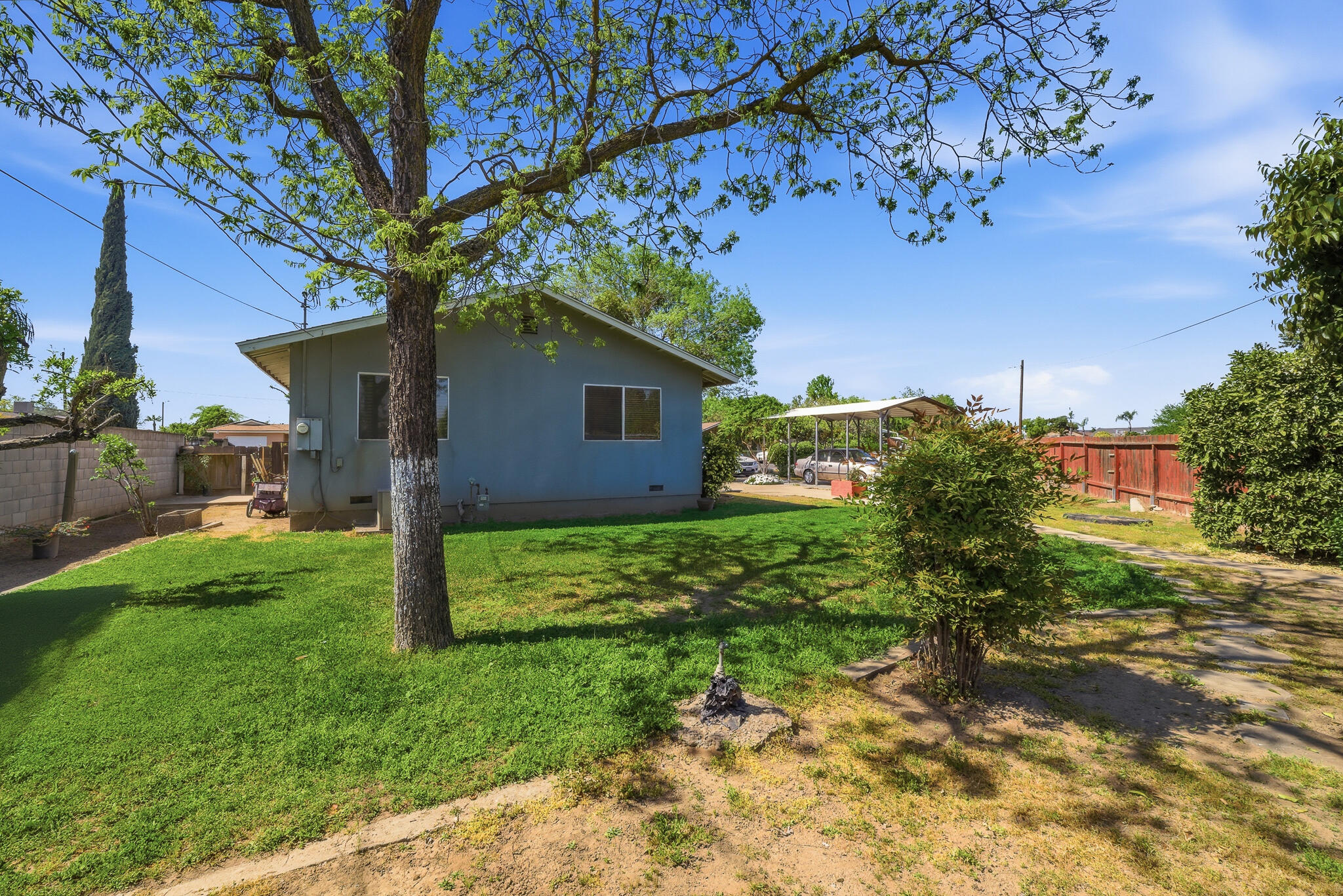 456 N Smith Ave, Dinuba, CA 93618