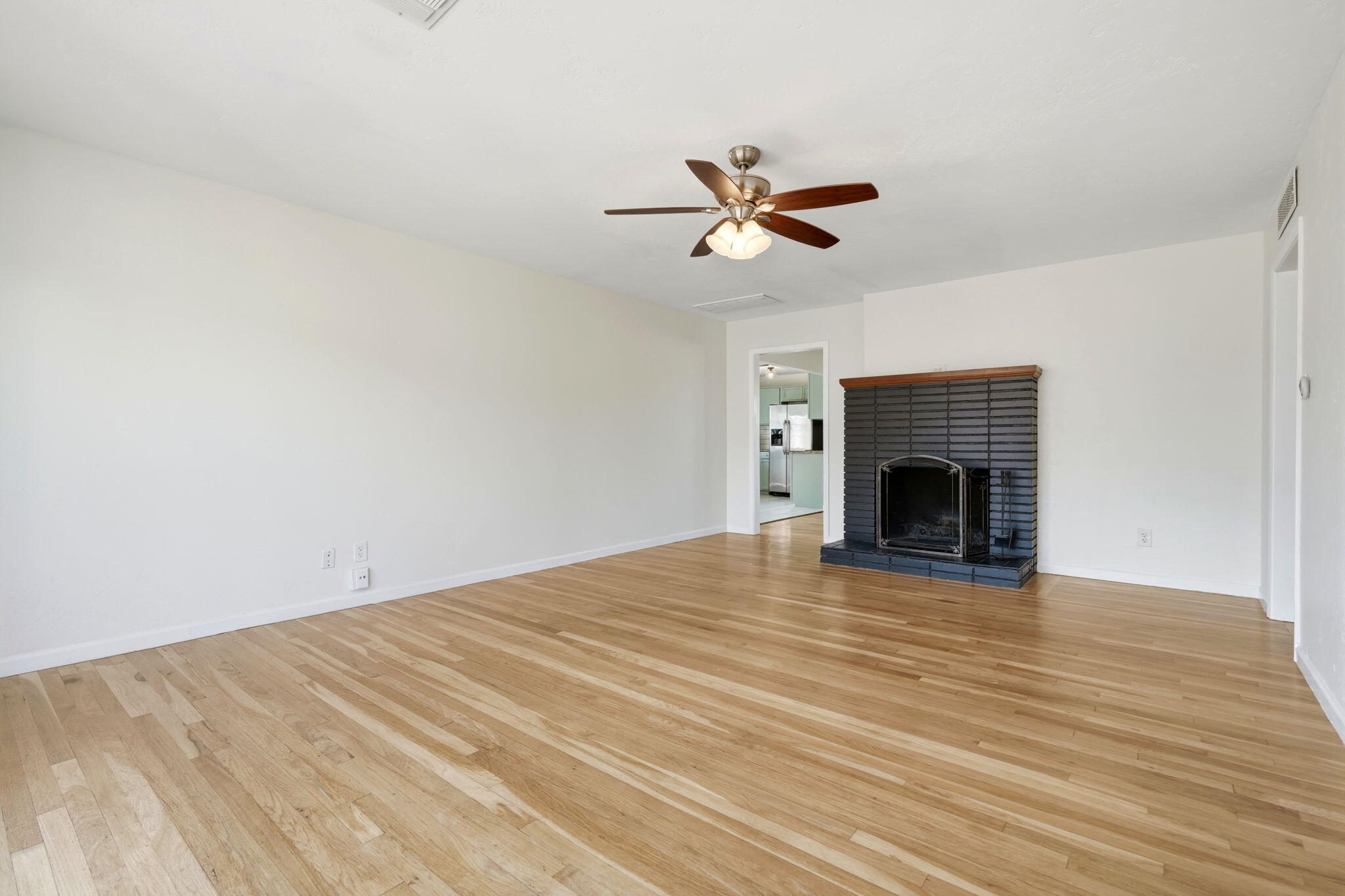 1931 N Douty St, Hanford, CA 93230