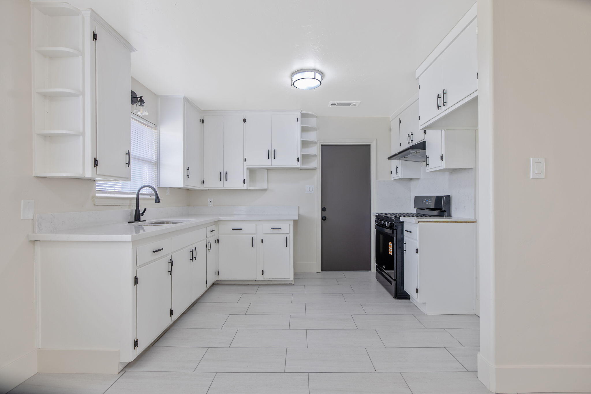 364 S Newman Rd, Tipton, CA 93272