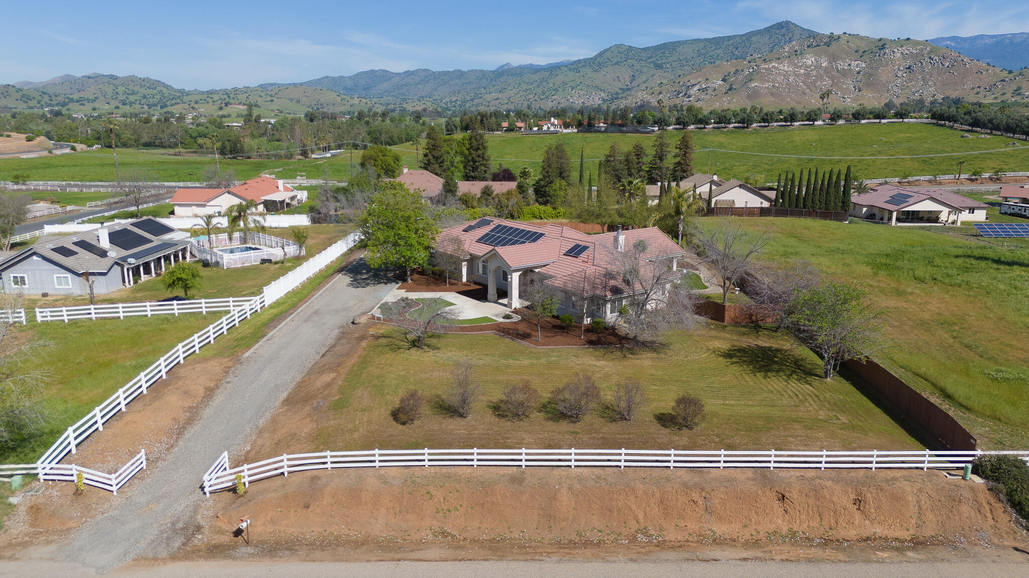 32250 Appaloosa Dr, Springville, CA 93265