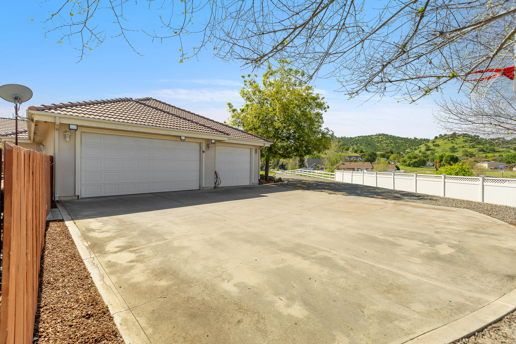 32250 Appaloosa Dr, Springville, CA 93265