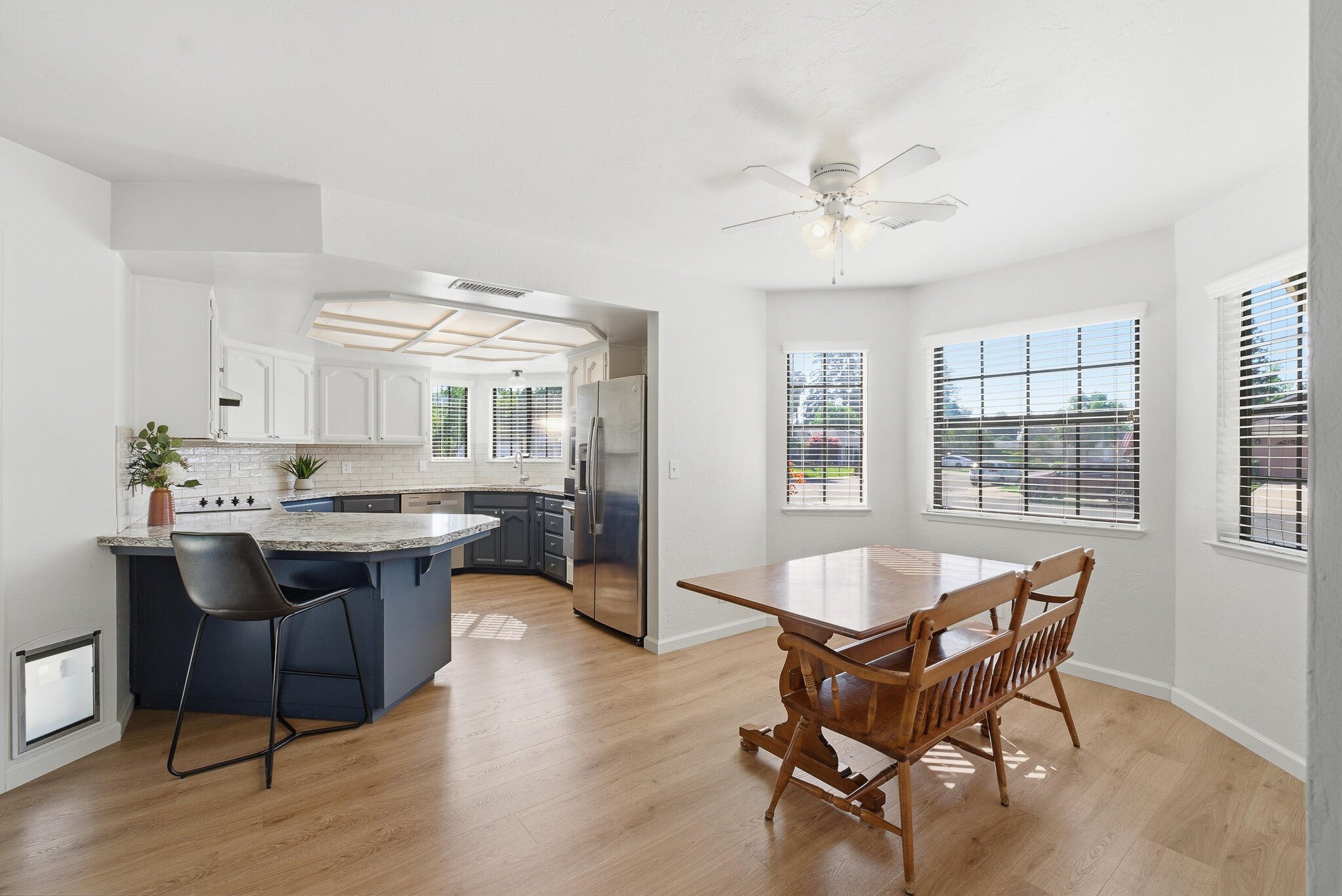 1230 W La Vida Ct, Visalia, CA 93277