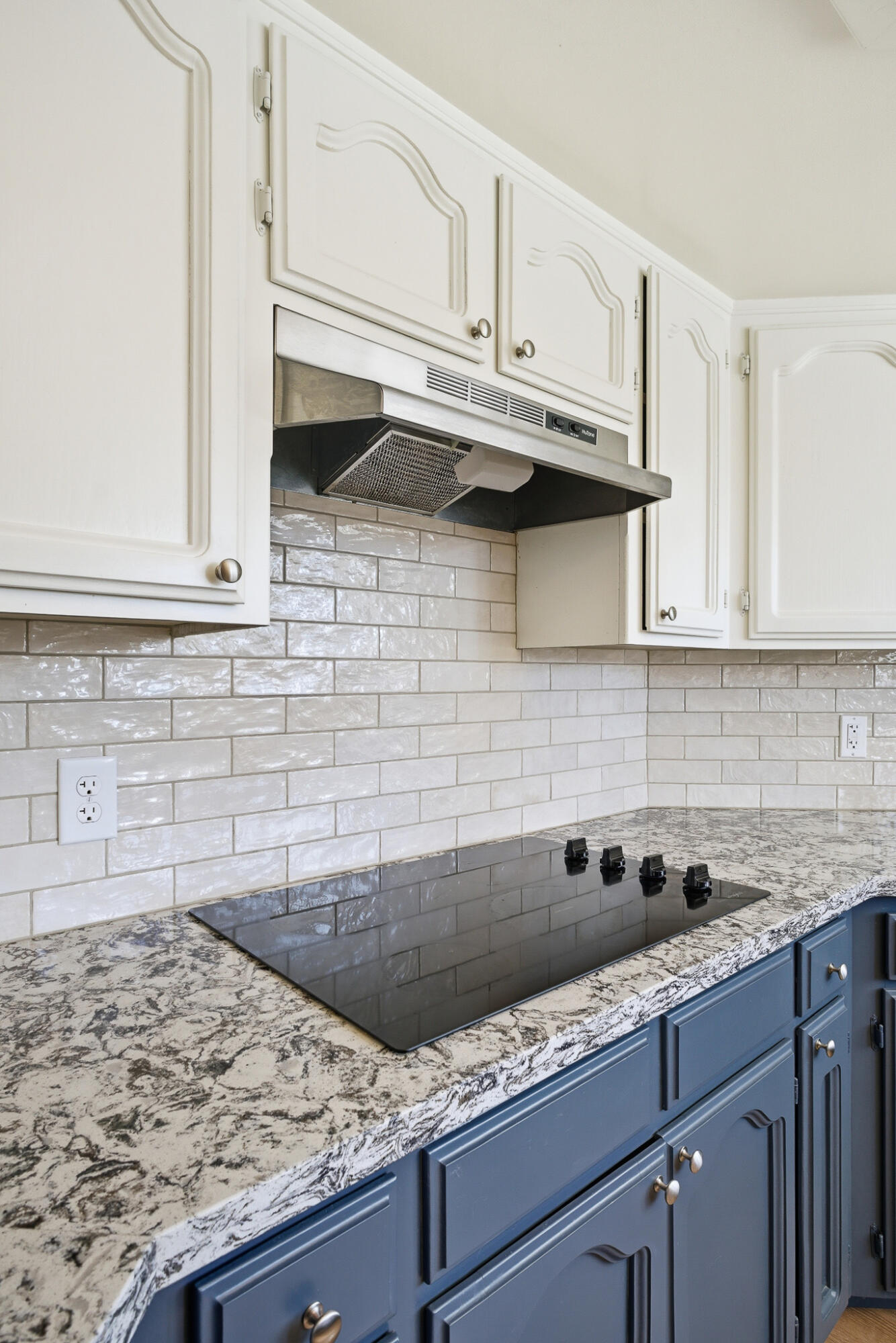 1230 W La Vida Ct, Visalia, CA 93277