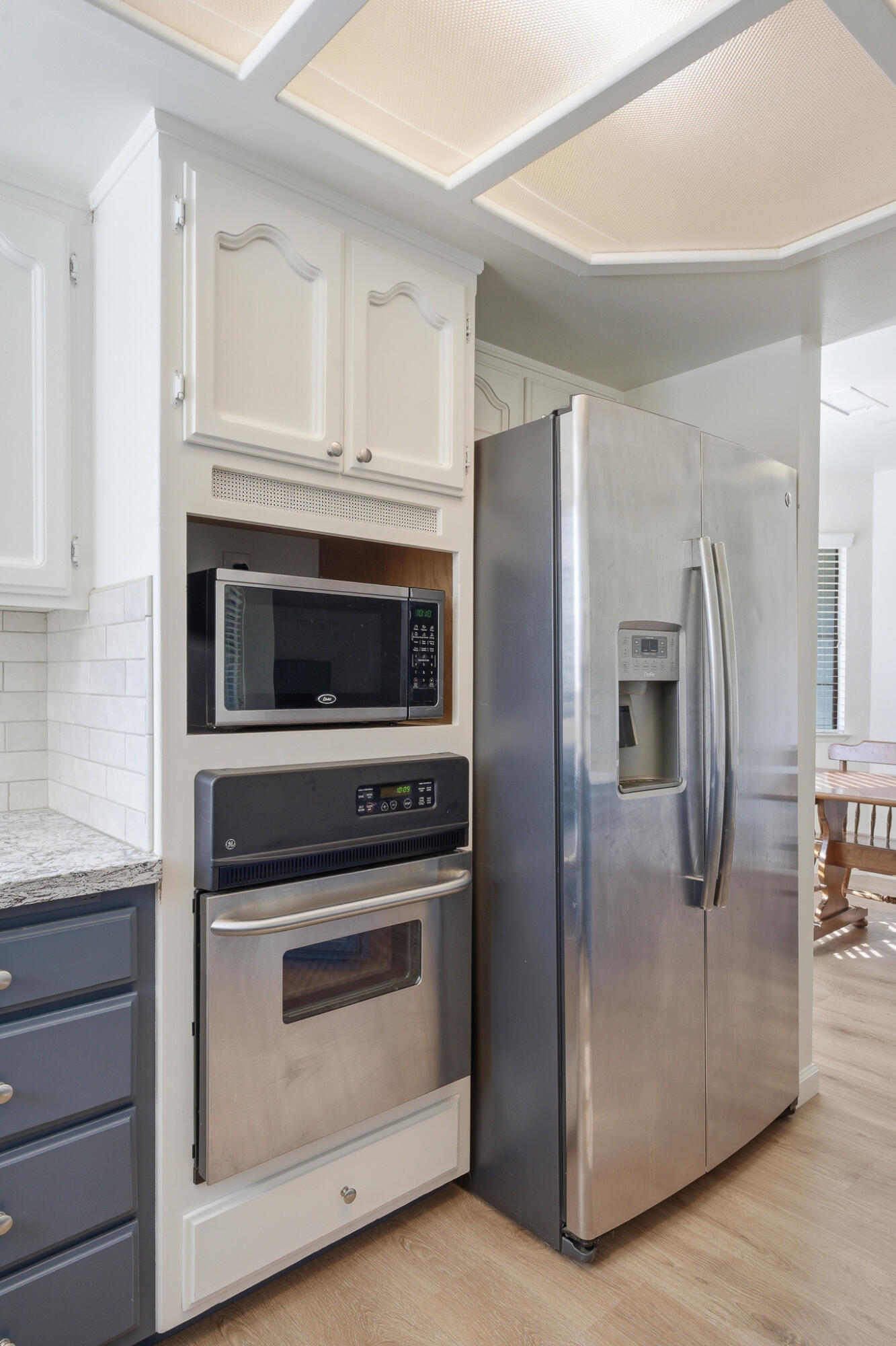 1230 W La Vida Ct, Visalia, CA 93277