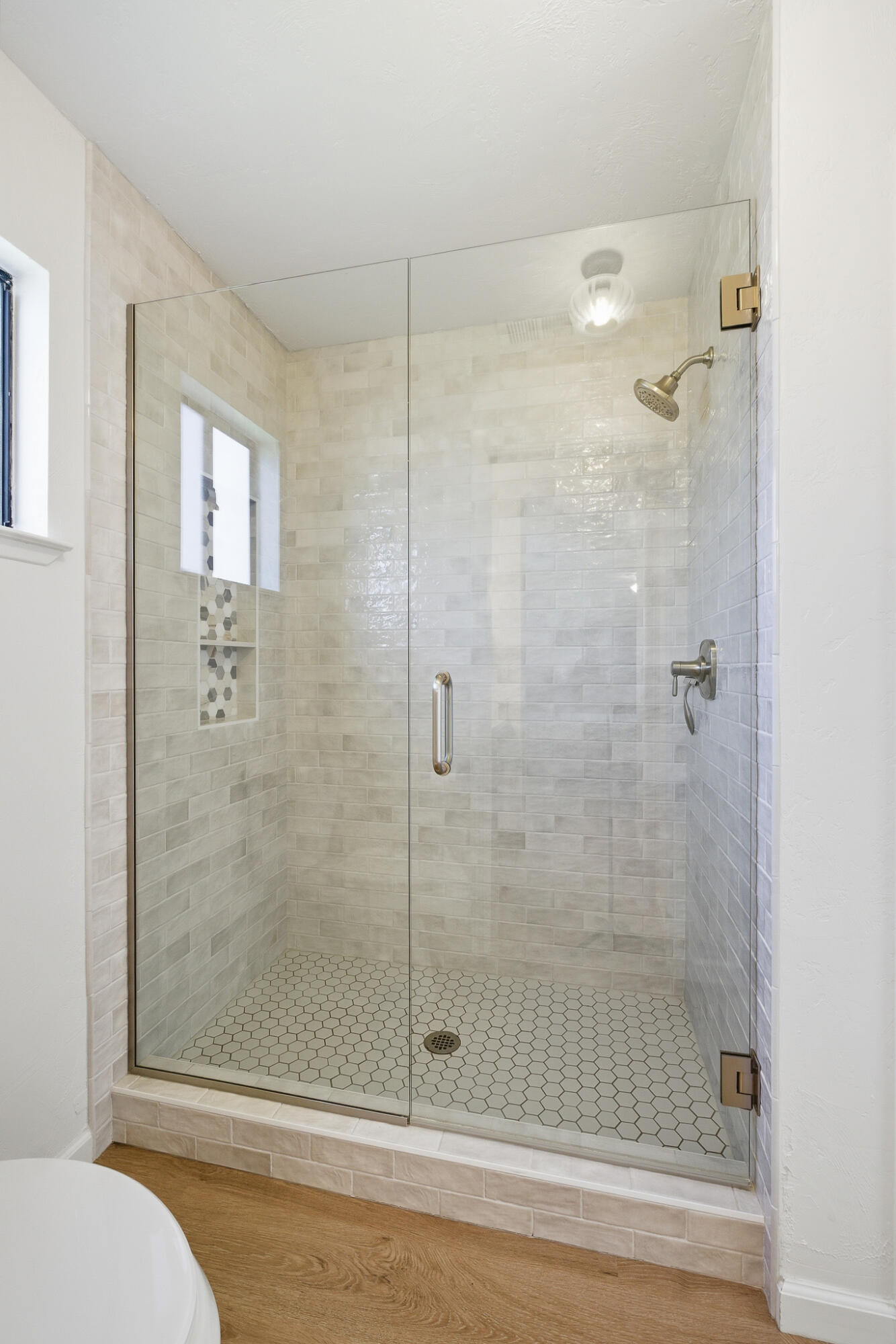 1230 W La Vida Ct, Visalia, CA 93277