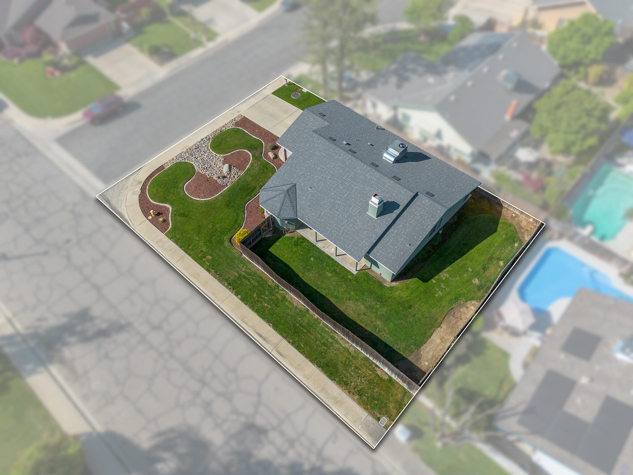 1230 W La Vida Ct, Visalia, CA 93277