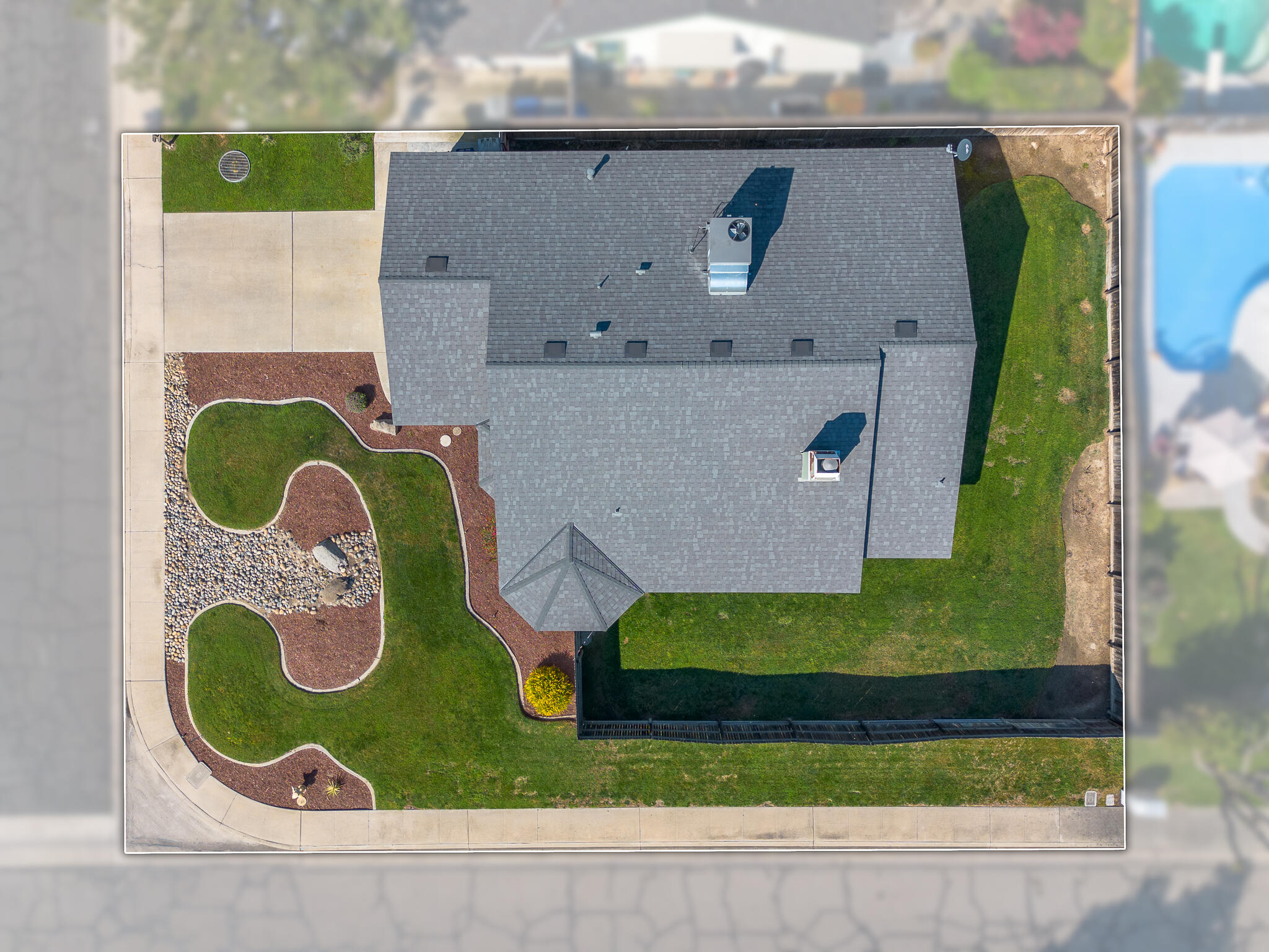 1230 W La Vida Ct, Visalia, CA 93277