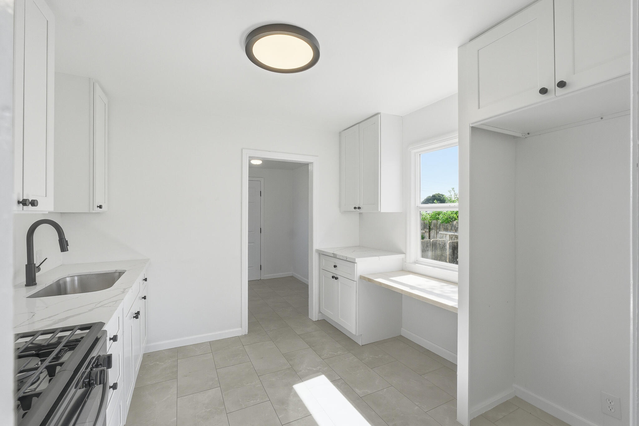 908 S Clark St, Visalia, CA 93292