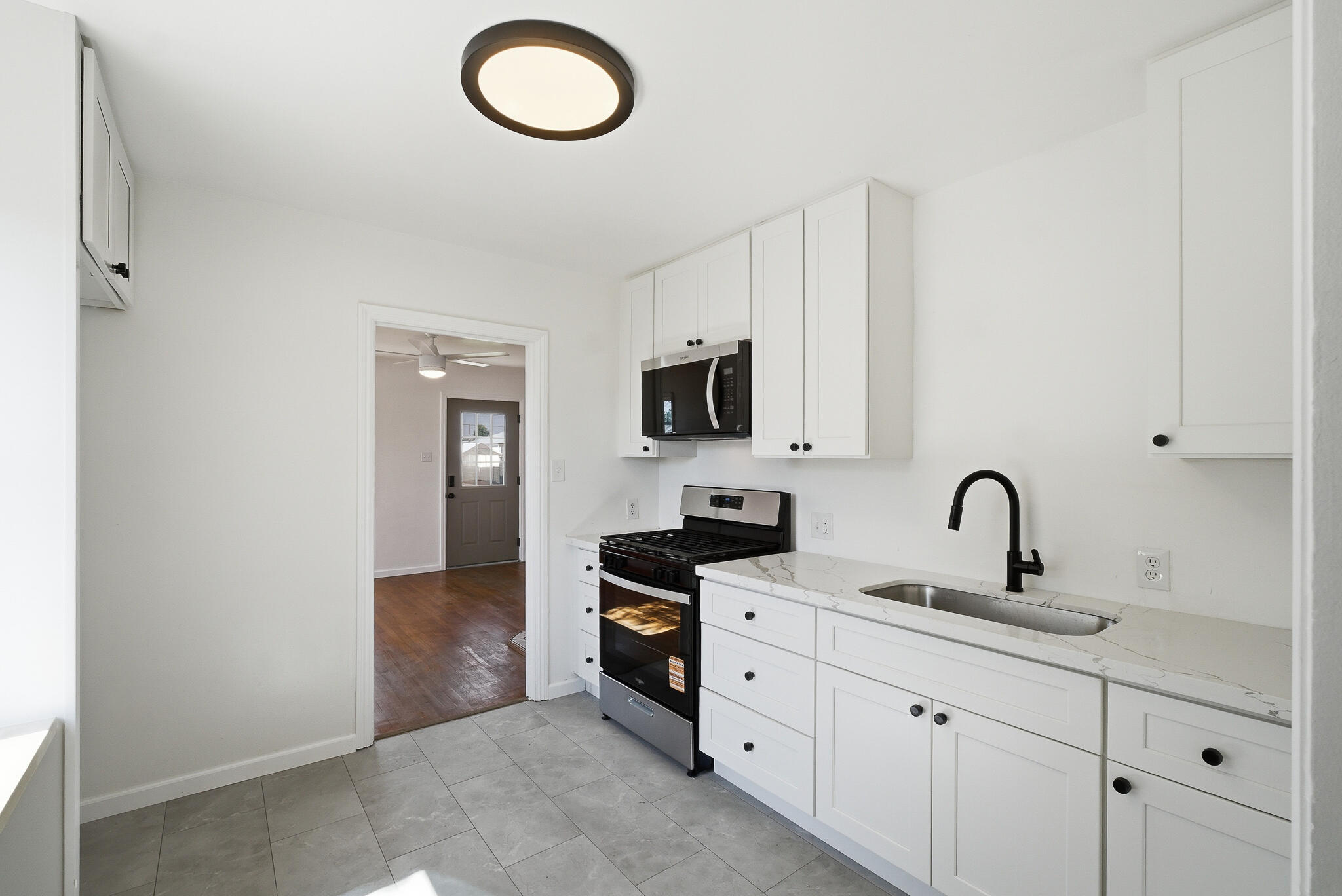 908 S Clark St, Visalia, CA 93292