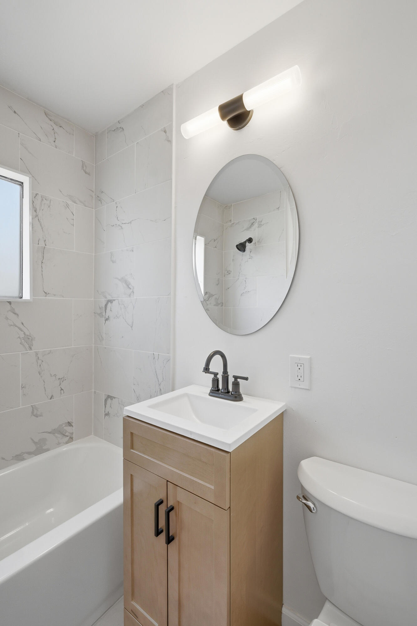 908 S Clark St, Visalia, CA 93292