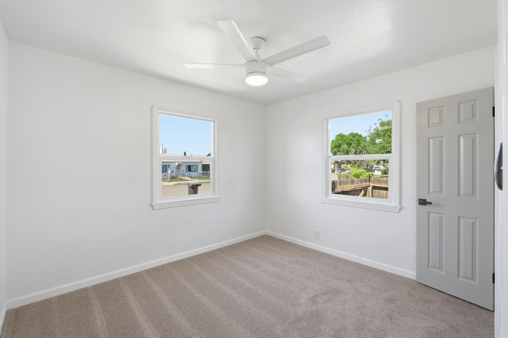 908 S Clark St, Visalia, CA 93292