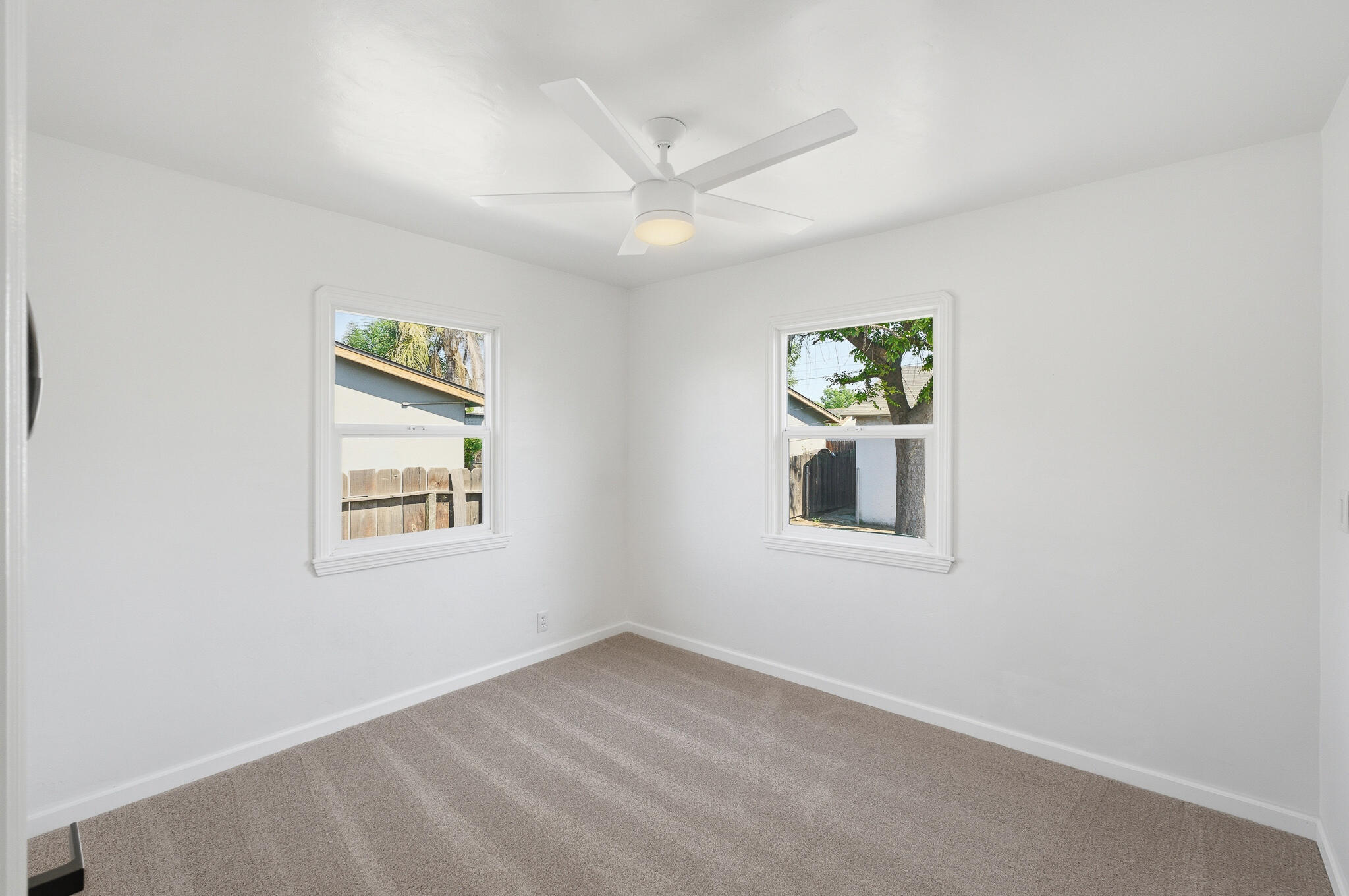 908 S Clark St, Visalia, CA 93292