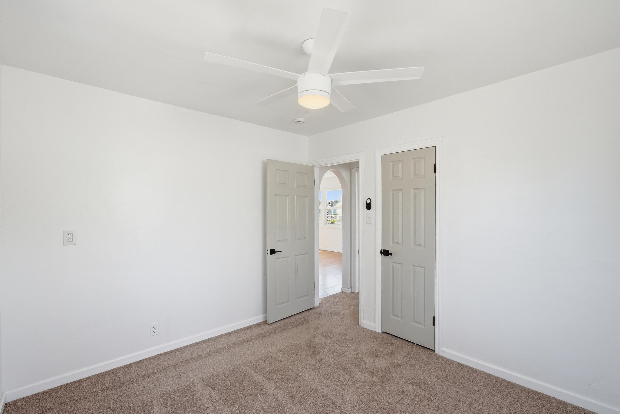 908 S Clark St, Visalia, CA 93292