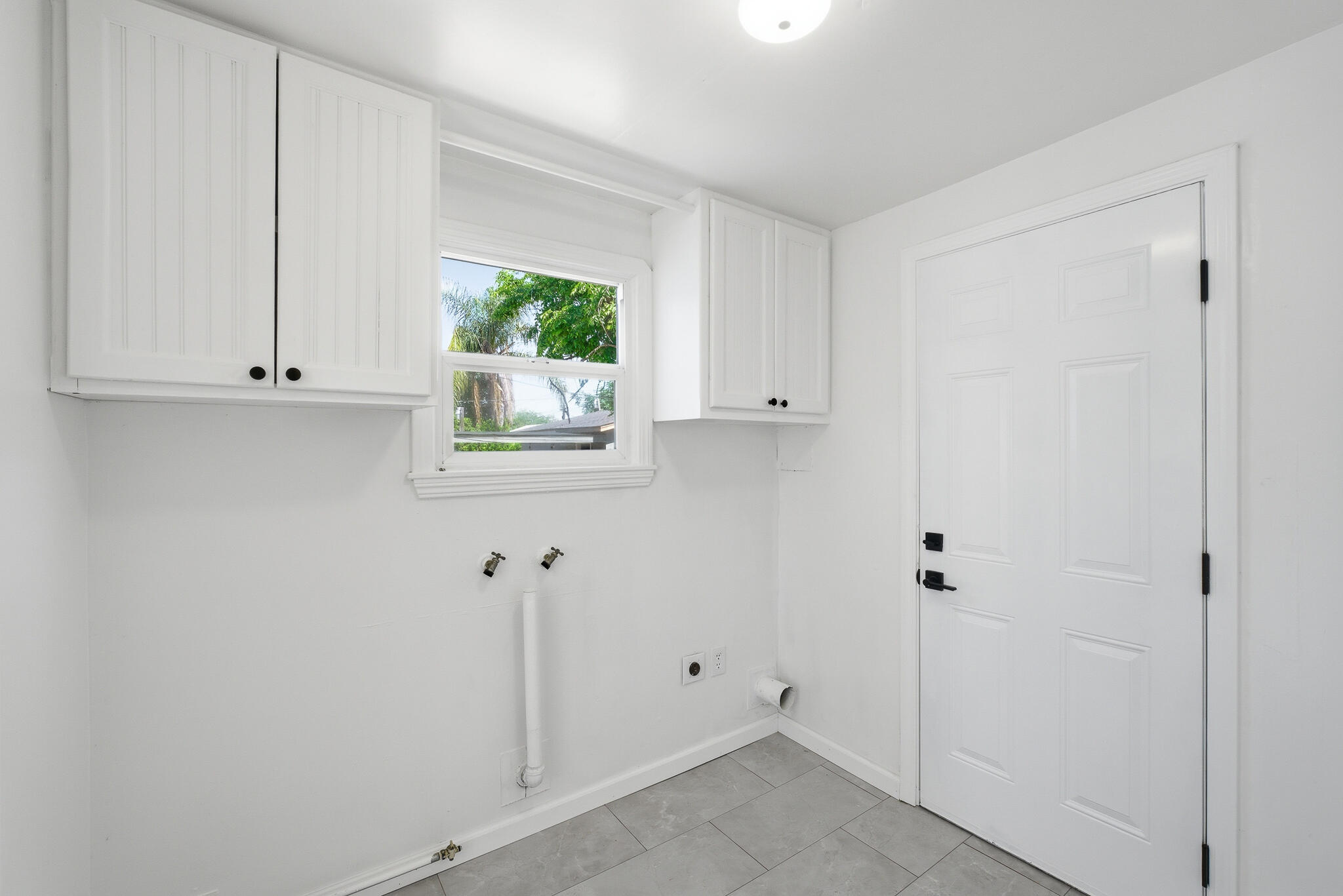 908 S Clark St, Visalia, CA 93292