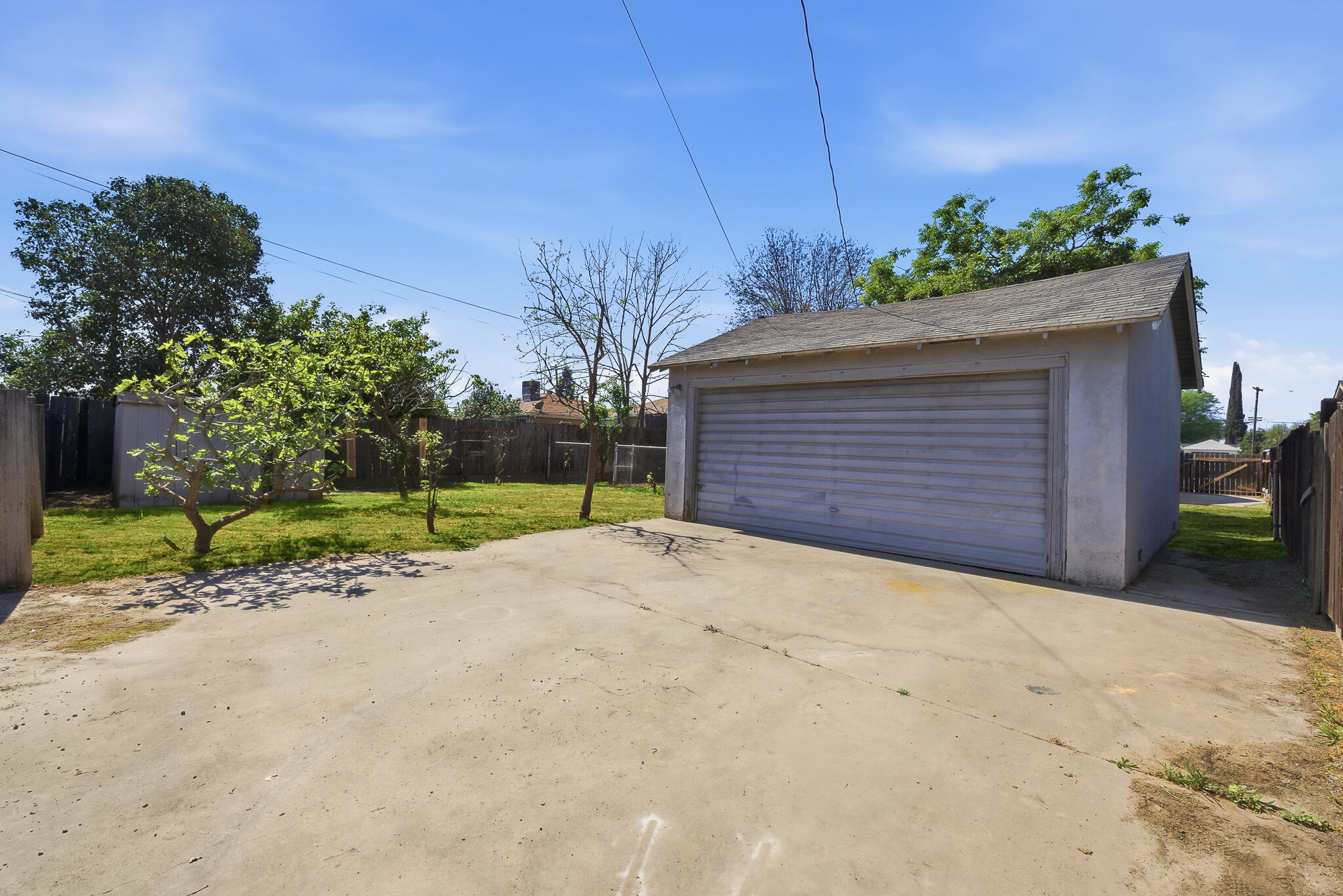 908 S Clark St, Visalia, CA 93292