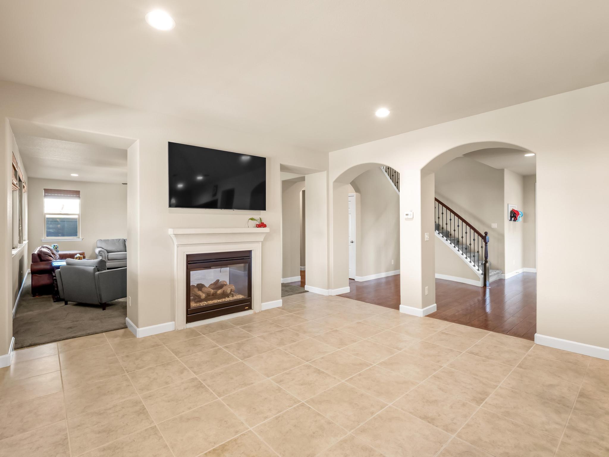 1178 Blackwood Ave, Clovis, CA 93619