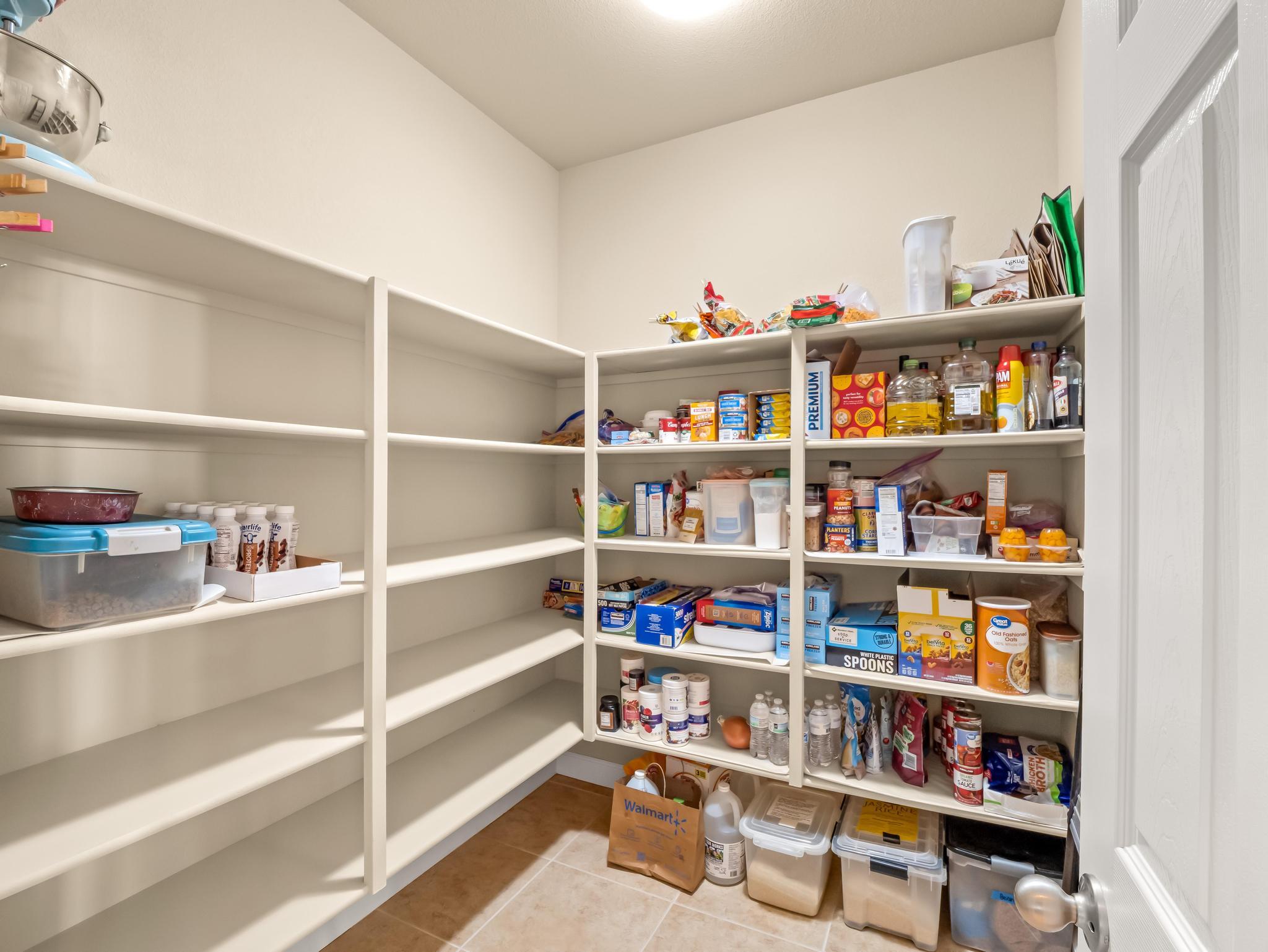 1178 Blackwood Ave, Clovis, CA 93619