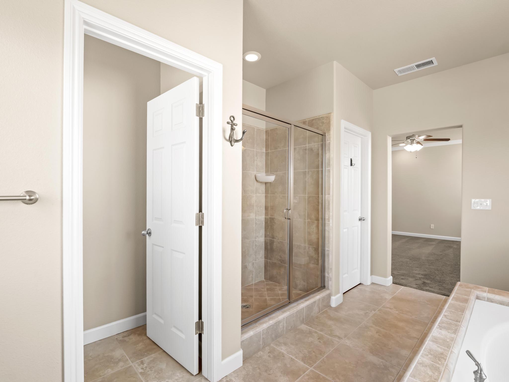 1178 Blackwood Ave, Clovis, CA 93619