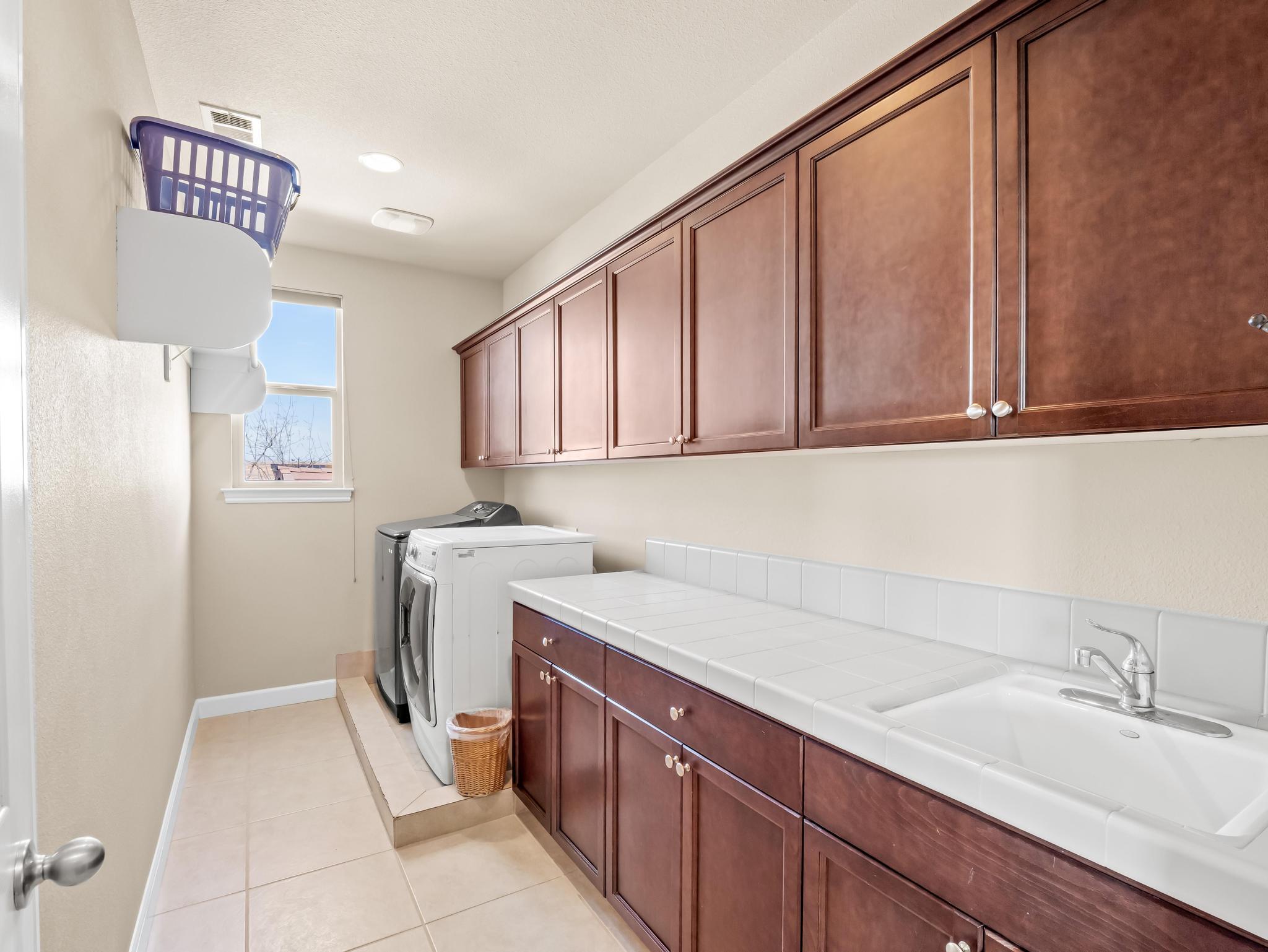 1178 Blackwood Ave, Clovis, CA 93619