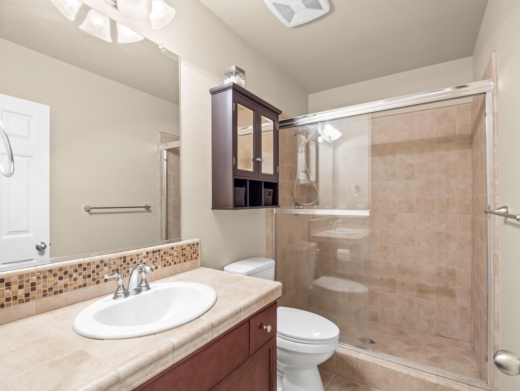 1178 Blackwood Ave, Clovis, CA 93619