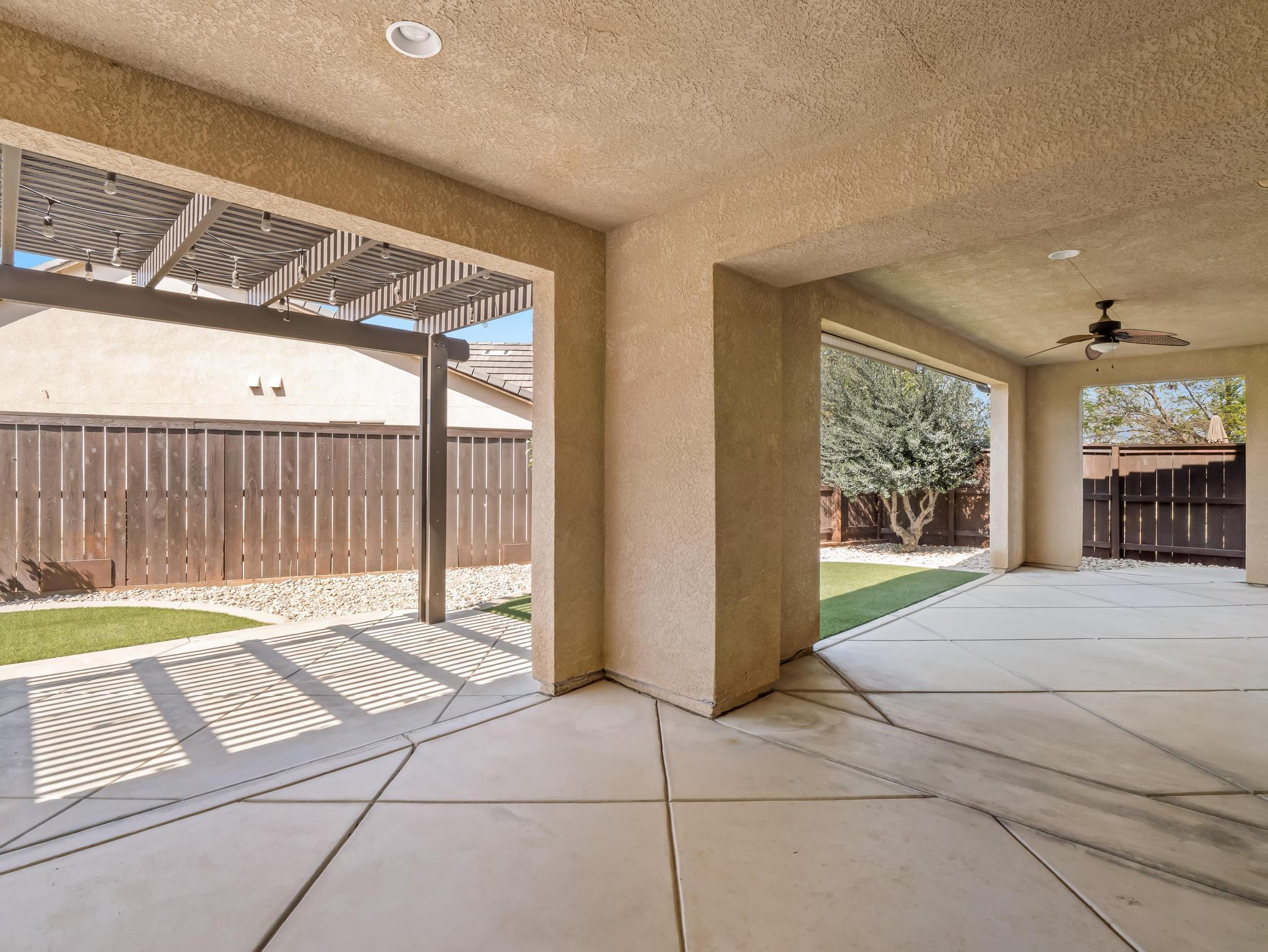 1178 Blackwood Ave, Clovis, CA 93619