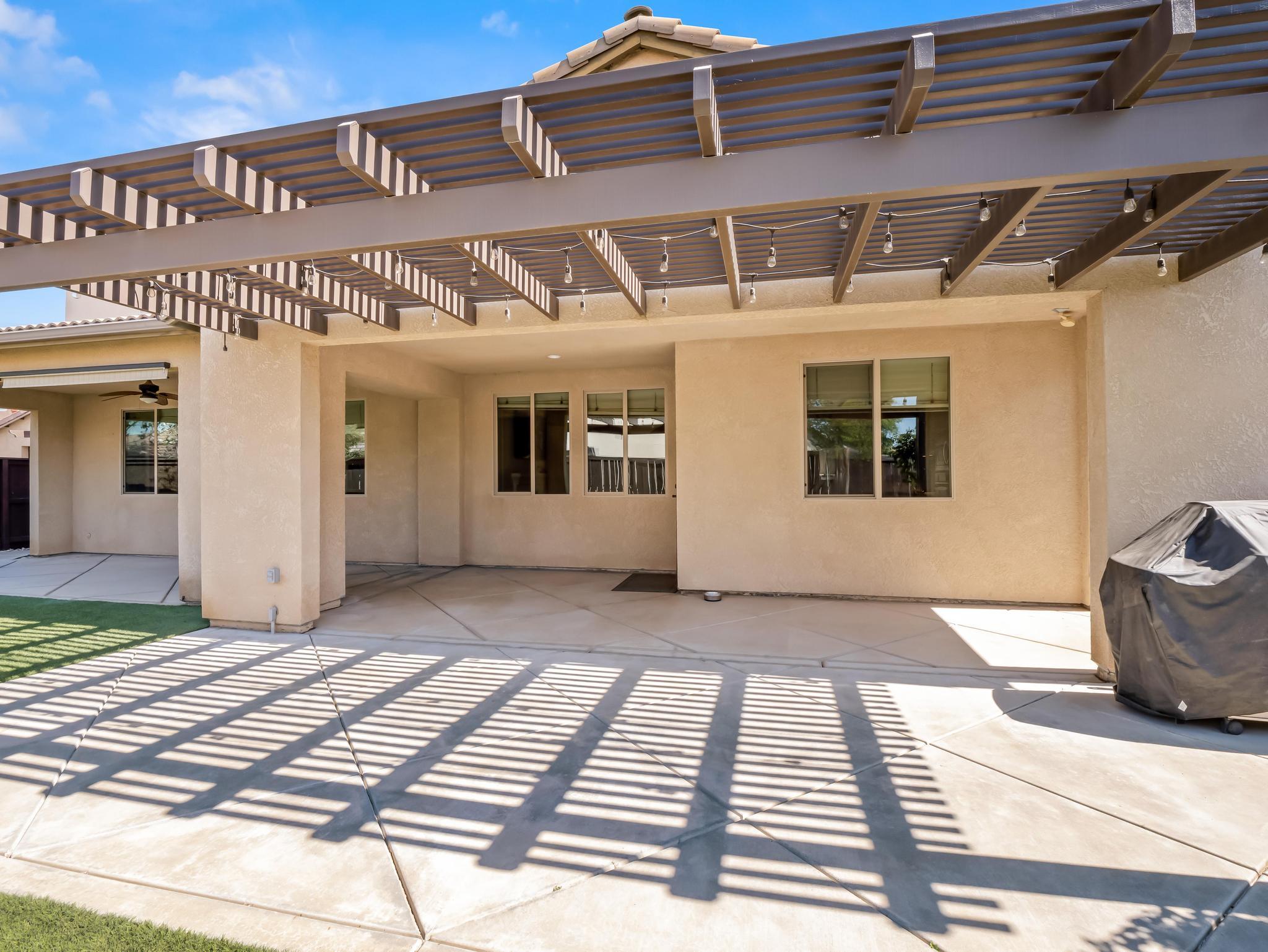 1178 Blackwood Ave, Clovis, CA 93619