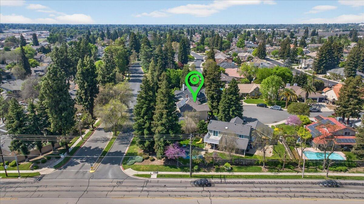 1652 S Exeter Ct, Visalia, CA 93292